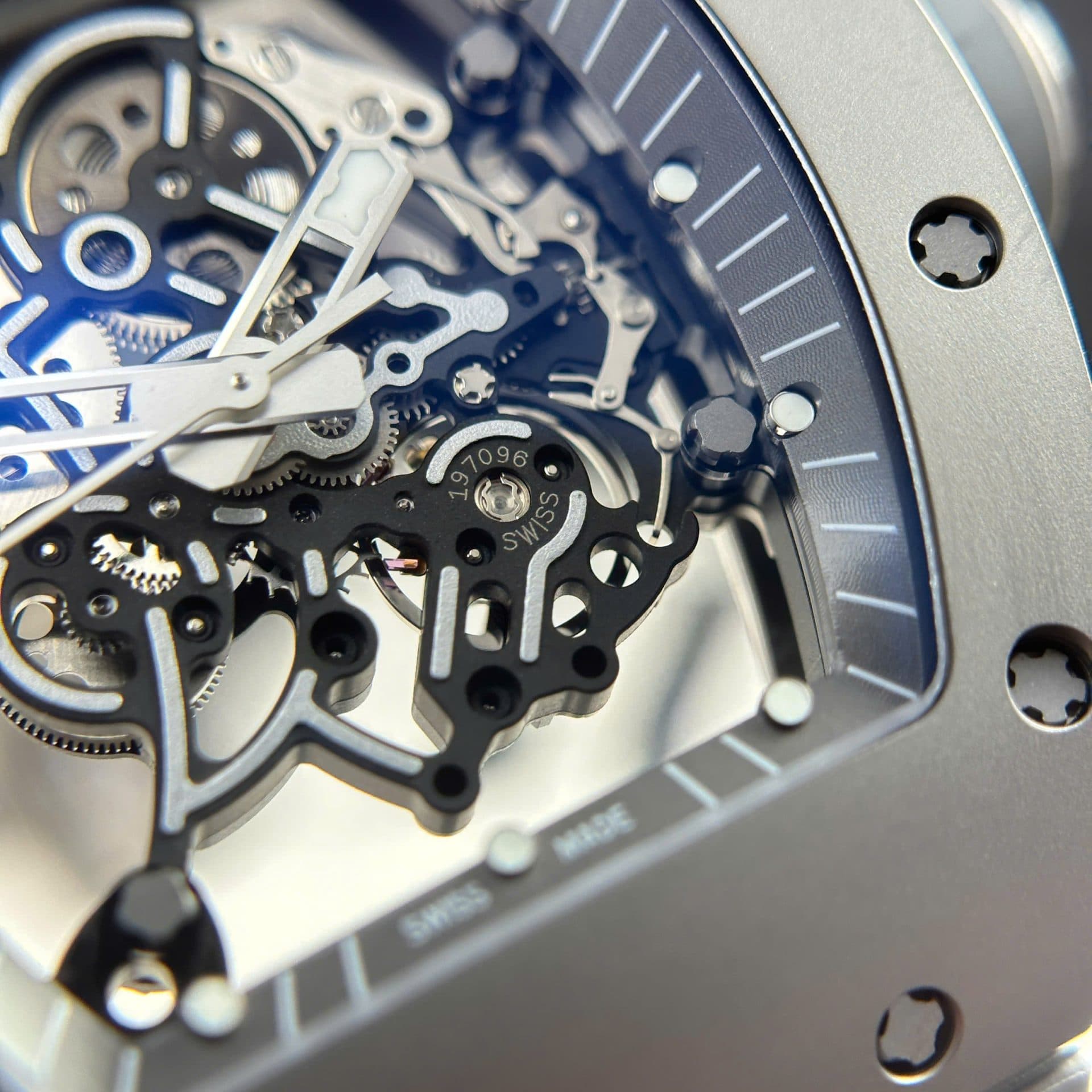 Dong-Ho-Richard-Mille-Replica-11-RM055-Bubba-Watson-Grey-Ceramic-Day-Cao-Su-Nha-May-ZF-42.7×49-5-1