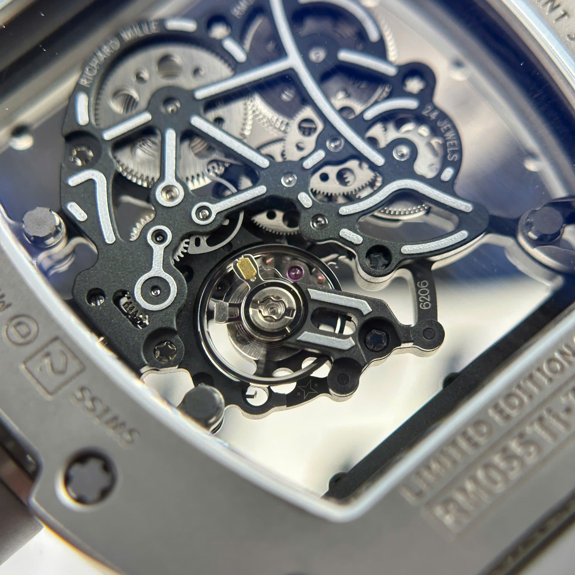 Dong-Ho-Richard-Mille-Replica-11-RM055-Bubba-Watson-Grey-Ceramic-Day-Cao-Su-Nha-May-ZF-42.7×49-7-1