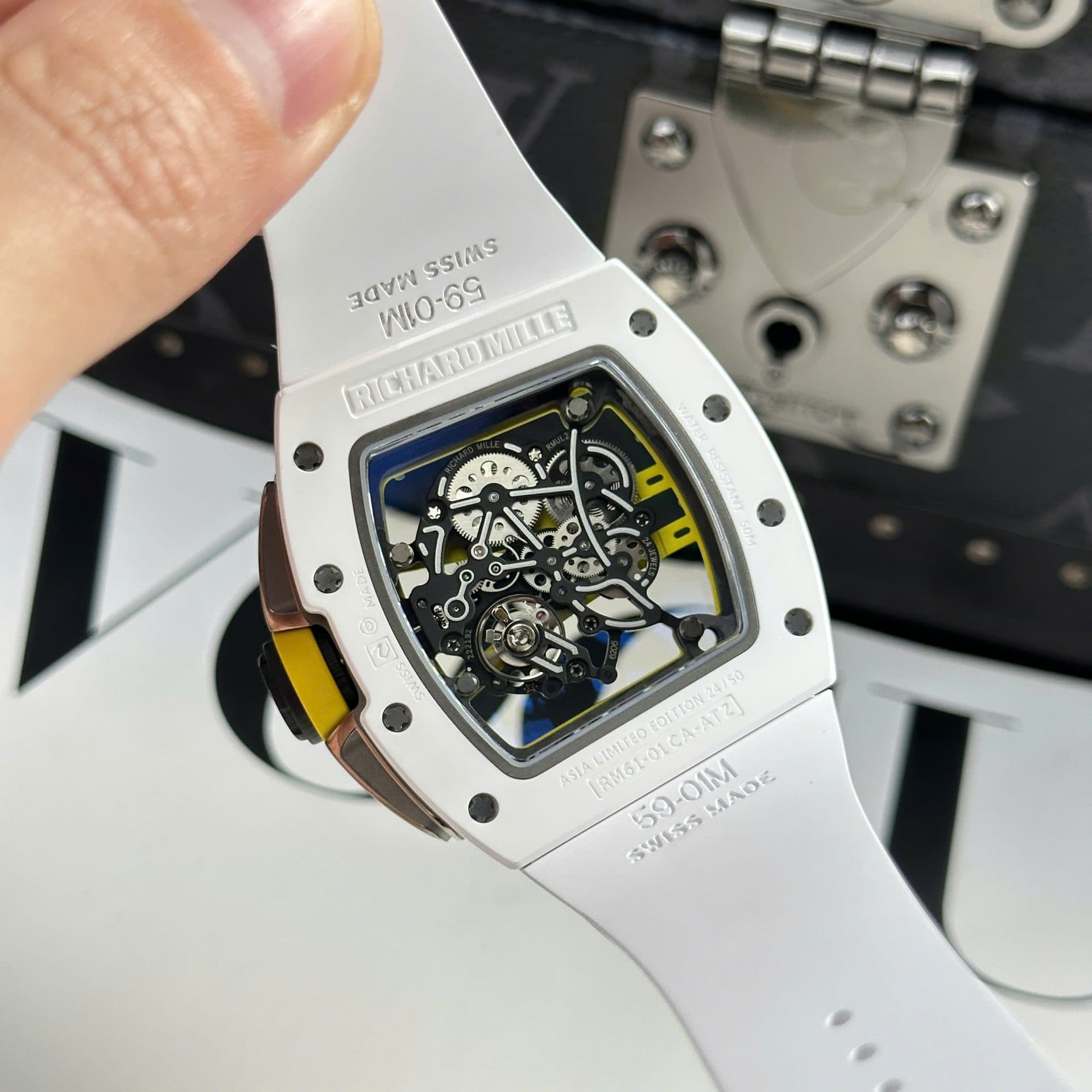 Dong-Ho-Richard-Mille-Replica-11-RM61-01-Manual-Winding-Yohan-Blake-Vo-Gom-Trang-ZF-42.7×50-11-1