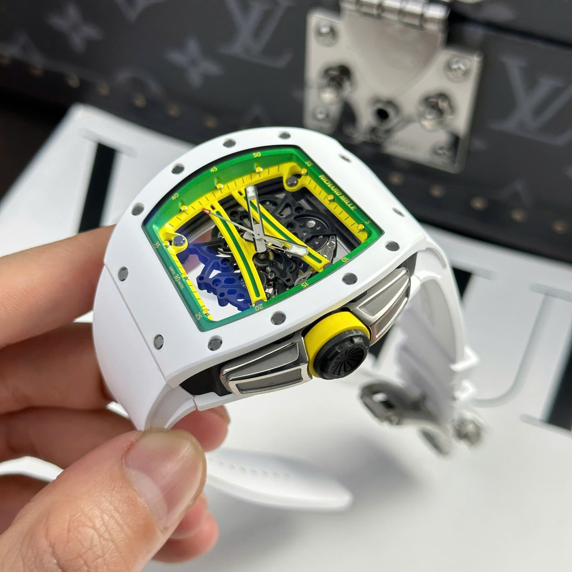 Dong-Ho-Richard-Mille-Replica-11-RM61-01-Manual-Winding-Yohan-Blake-Vo-Gom-Trang-ZF-42.7×50-2-1