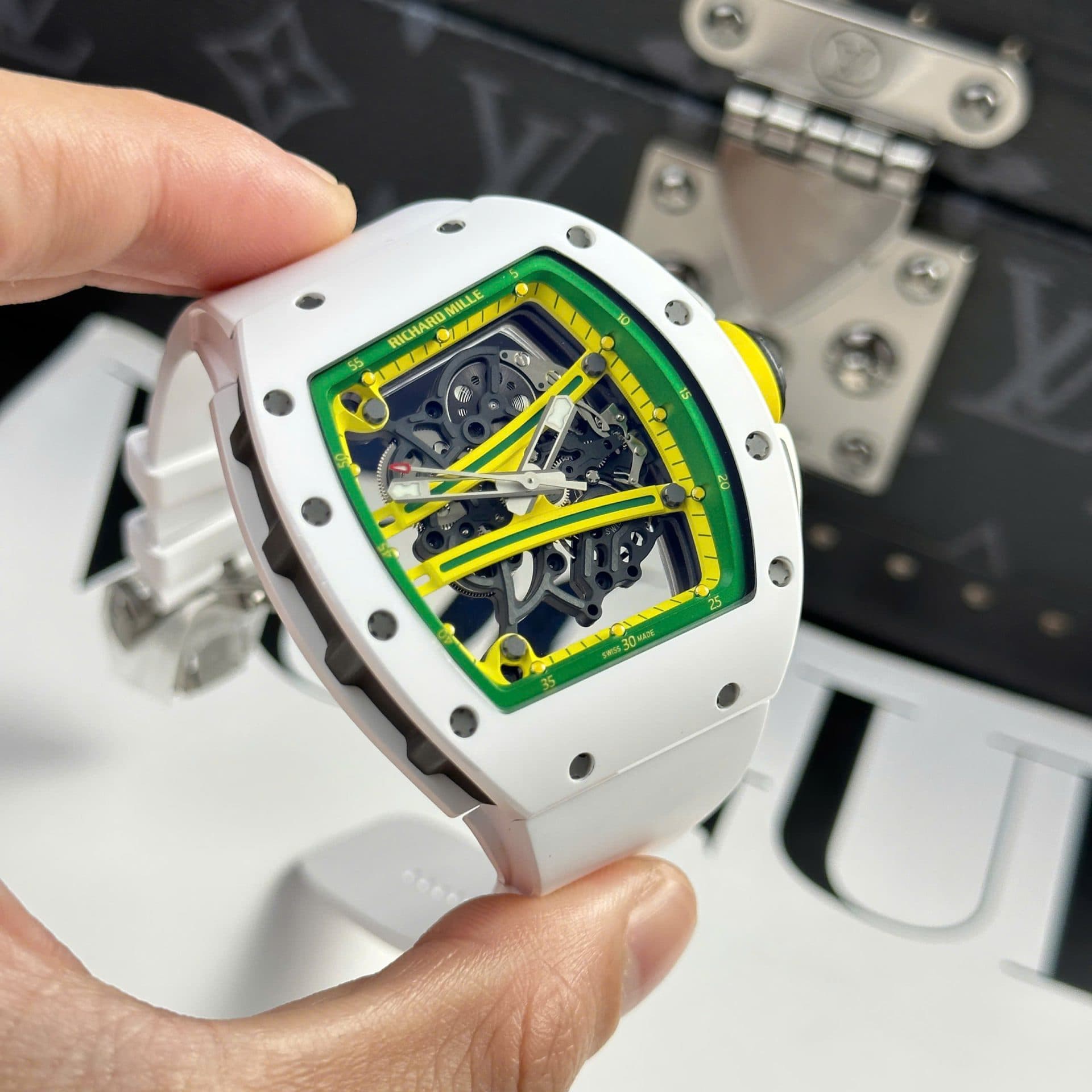 Dong-Ho-Richard-Mille-Replica-11-RM61-01-Manual-Winding-Yohan-Blake-Vo-Gom-Trang-ZF-42.7×50-3-1