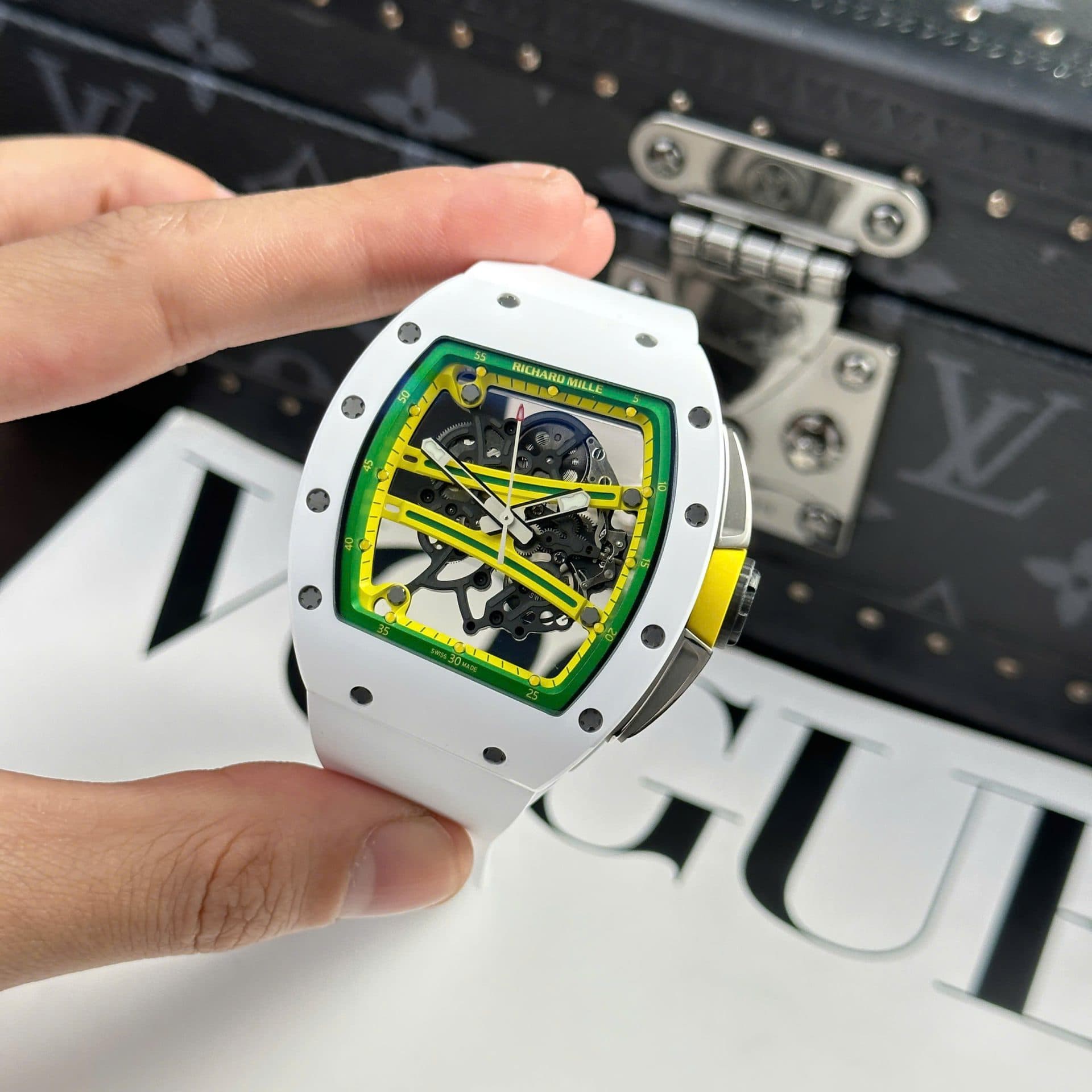 Dong-Ho-Richard-Mille-Replica-11-RM61-01-Manual-Winding-Yohan-Blake-Vo-Gom-Trang-ZF-42.7×50-4-1