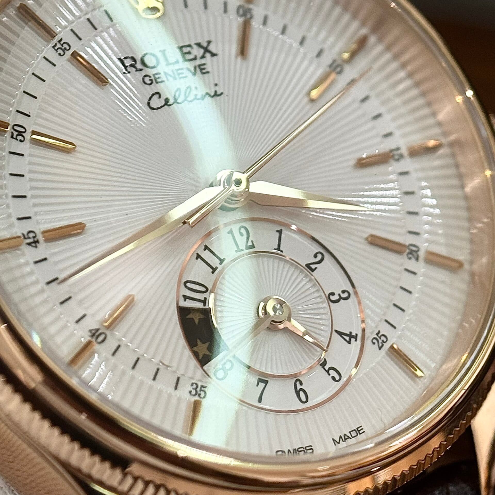Dong-Ho-Rolex-Cellini-50525-Replica-11-Vo-Vang-Hong-Day-Nau-39mm-3-1