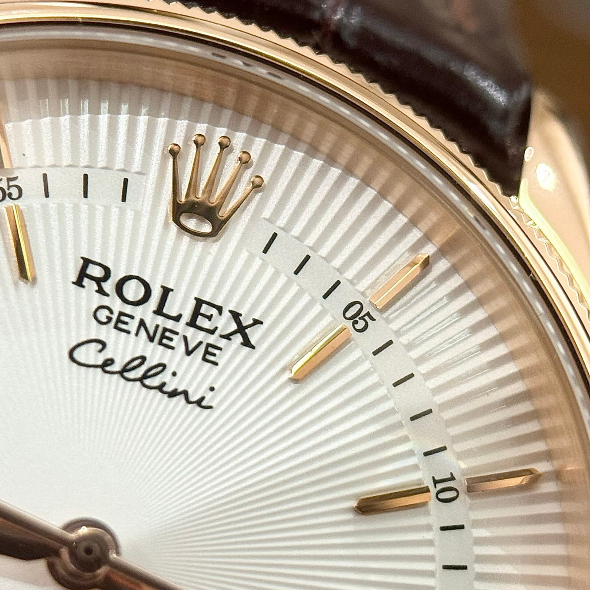 Dong-Ho-Rolex-Cellini-50525-Replica-11-Vo-Vang-Hong-Day-Nau-39mm-4-1