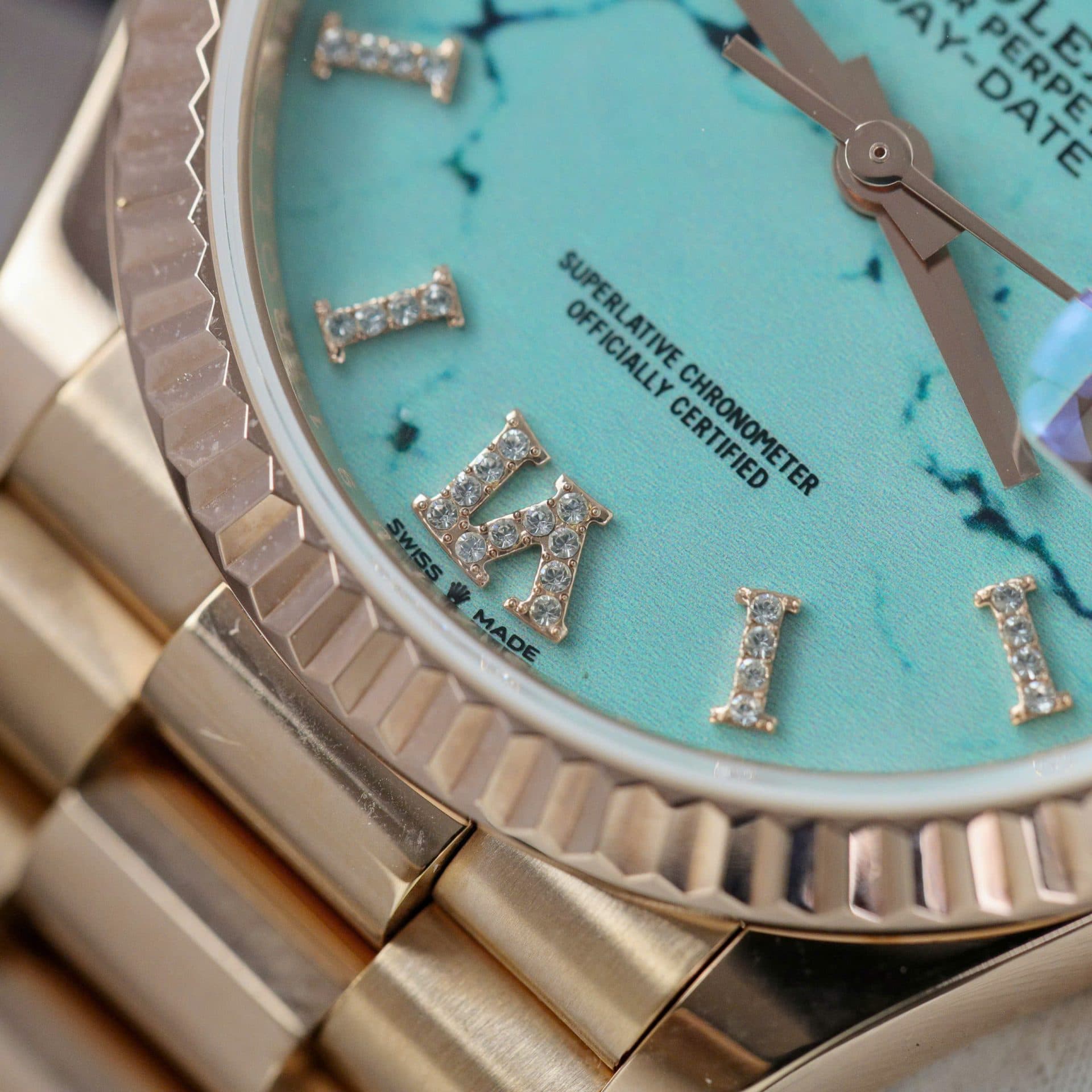 Dong-Ho-Rolex-Che-Tac-Day-Date-128238-Mat-So-Turquoise-Boc-Vang-That-36mm-7-1