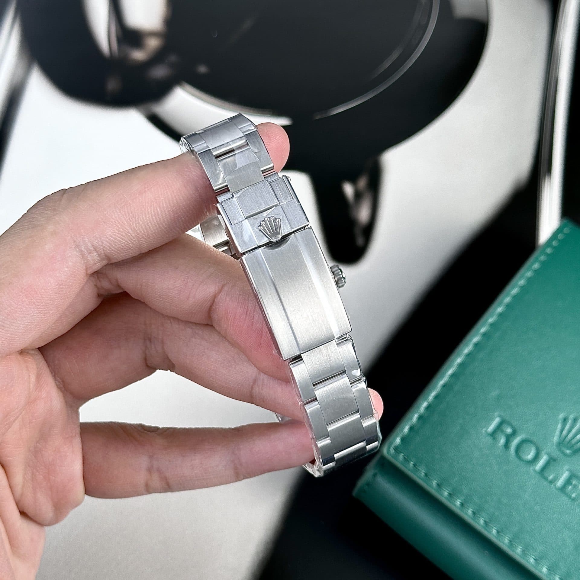 Dong-Ho-Rolex-Che-Tac-Explorer-214270-Phien-Ban-Cao-Cap-Nhat-39mm-2-1