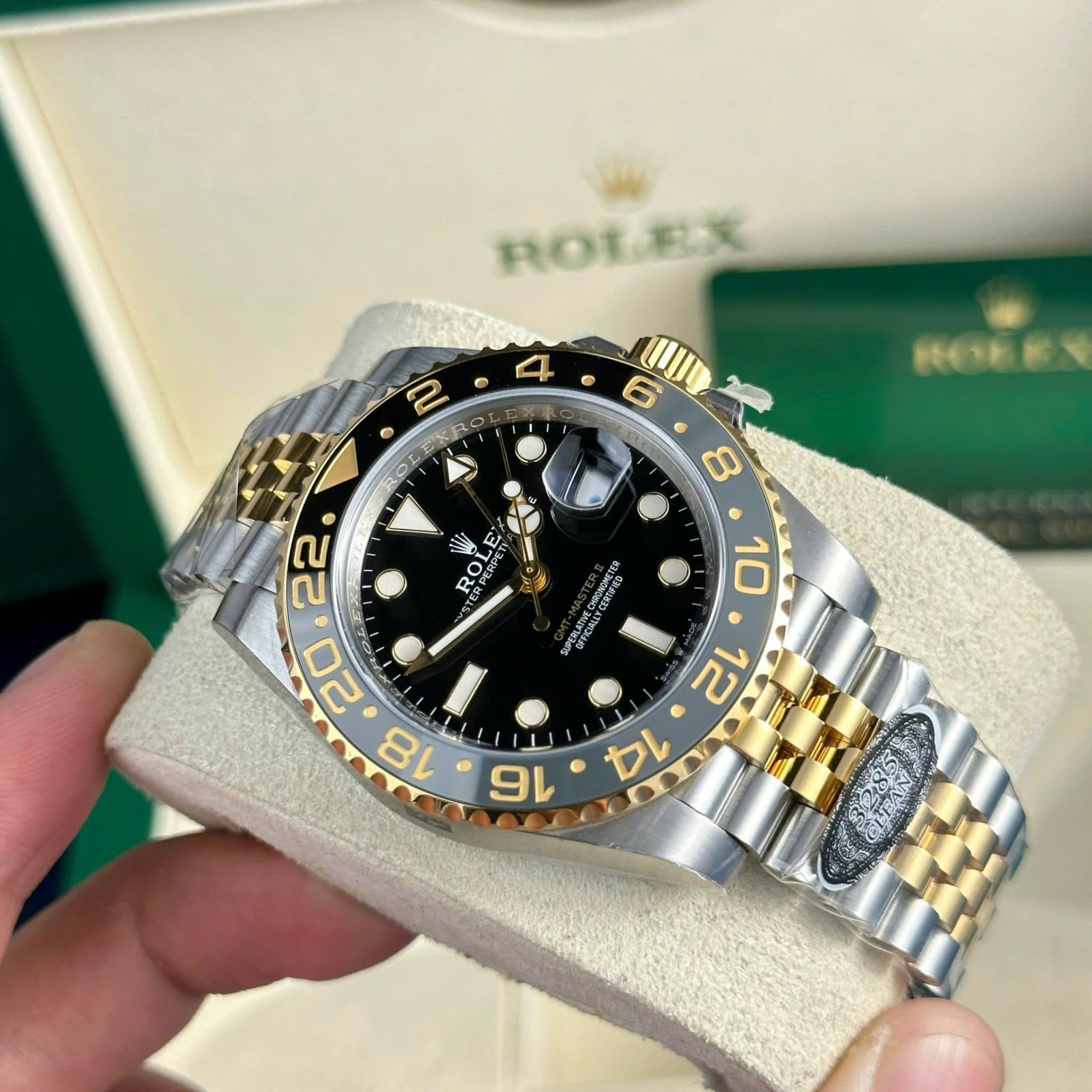 Dong-Ho-Rolex-Che-Tac-GMT-Master-II-126713GRNR-Clean-Factory-41mm-22-1