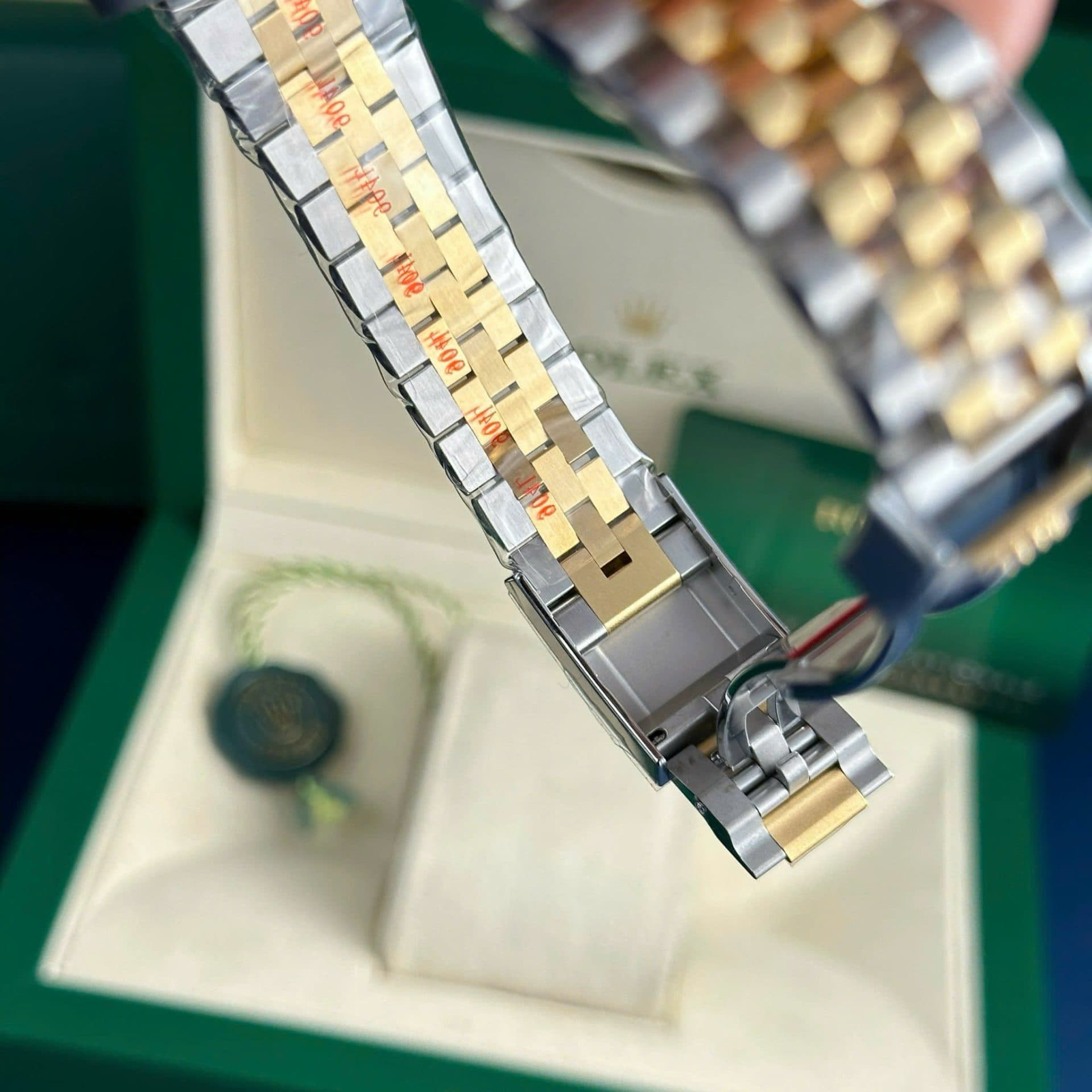 Dong-Ho-Rolex-Che-Tac-GMT-Master-II-126713GRNR-Clean-Factory-41mm-27-1