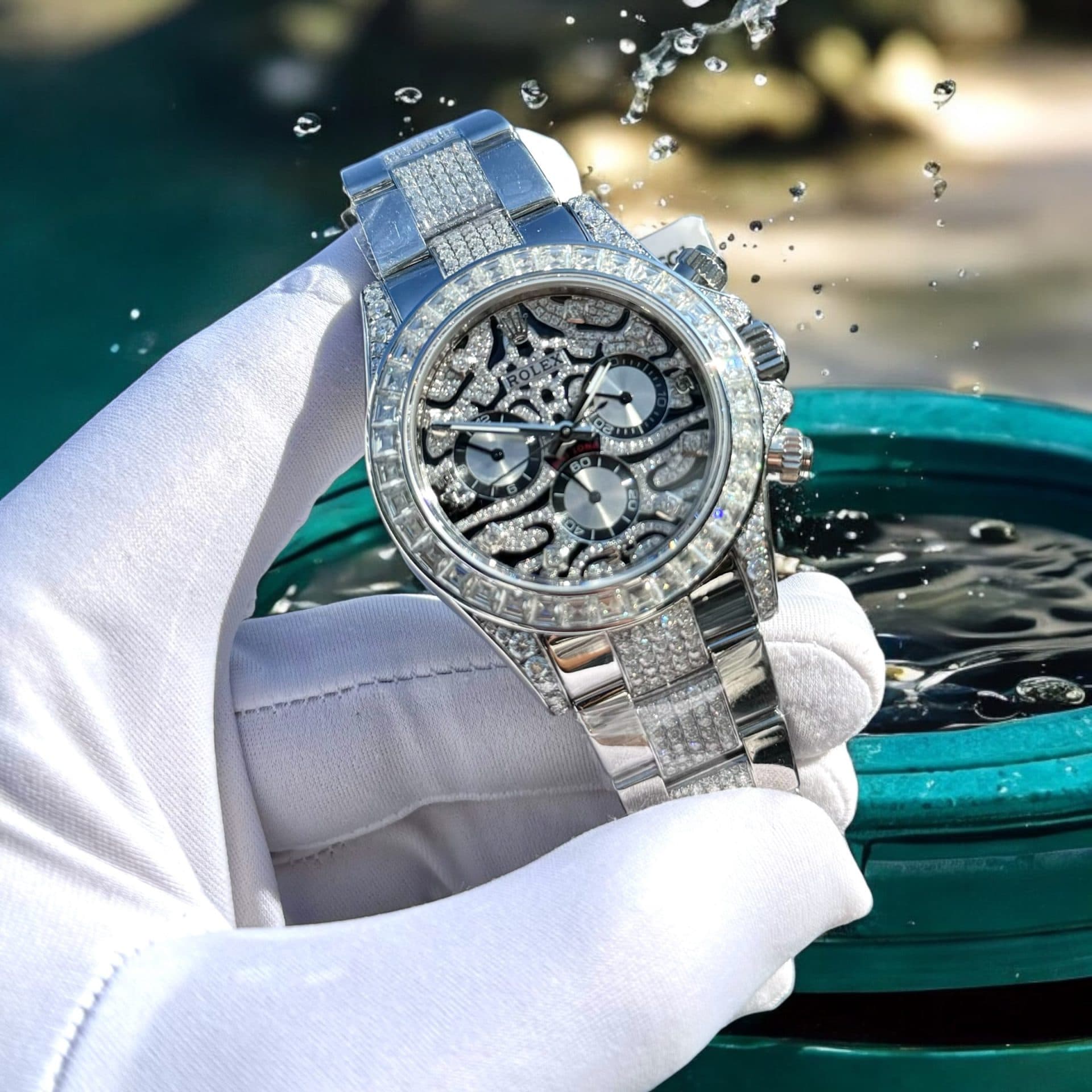 Dong-Ho-Rolex-Che-Tac-Moissanite-Cosmograph-Daytona-Eye-Of-The-Tiger-40mm-4-1