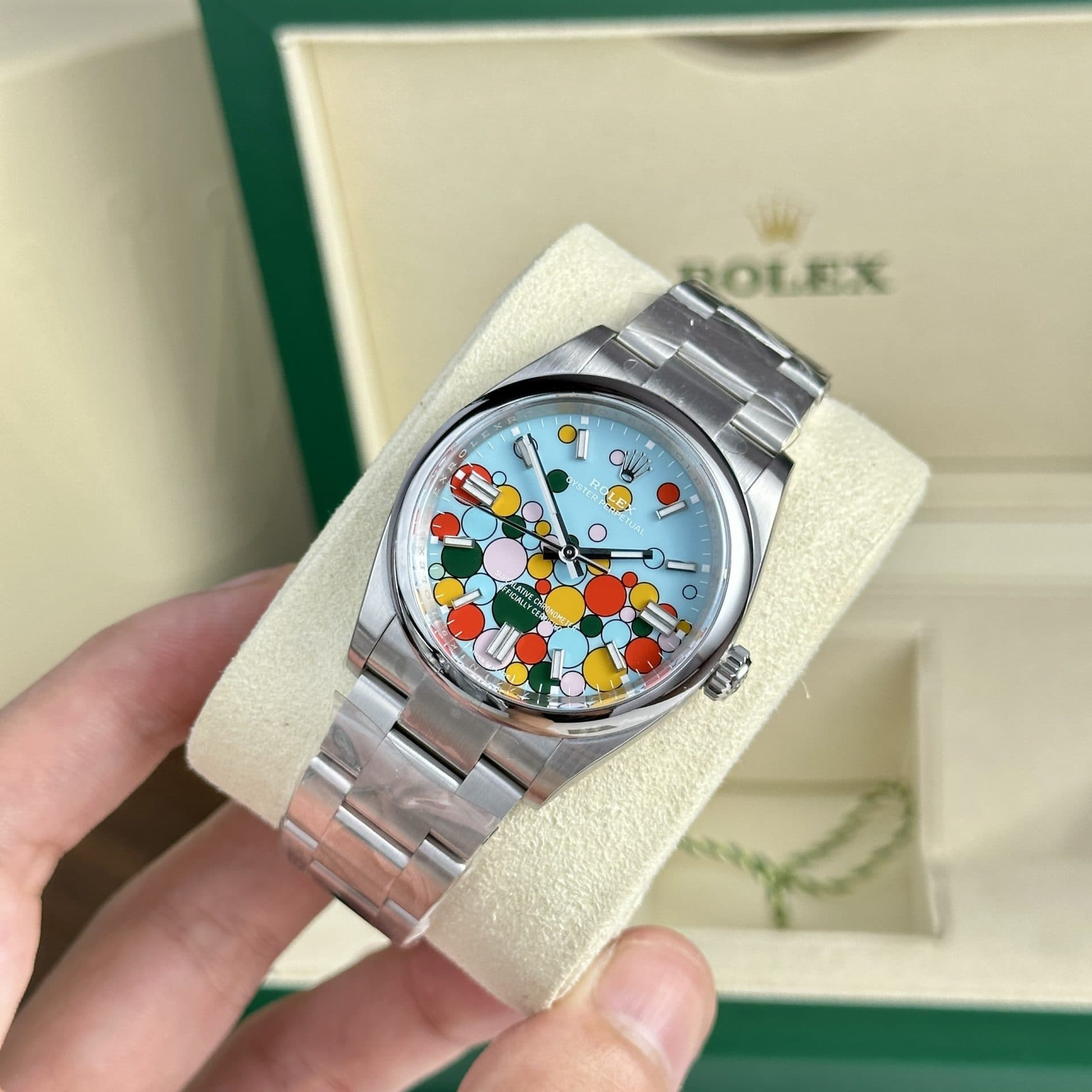 Dong-Ho-Rolex-Che-Tac-Oyster-Perpetual-124300-Hoa-Tiet-Celebration-Nha-May-Clean-36mm-8-1