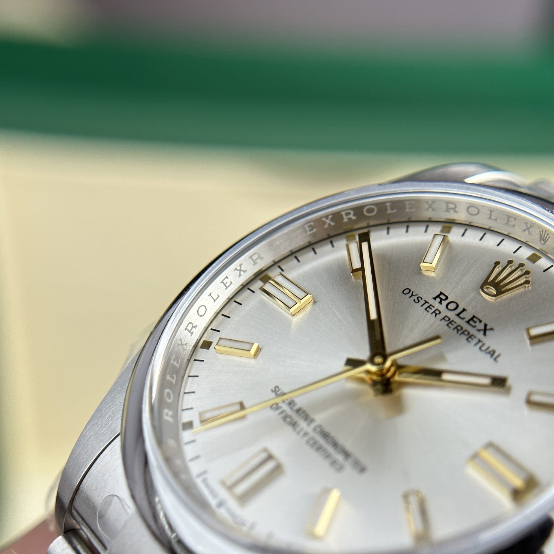 Dong-Ho-Rolex-Che-Tac-Oyster-Perpetual-126000-Mat-So-Bac-Nha-May-Clean-36mm-3-1