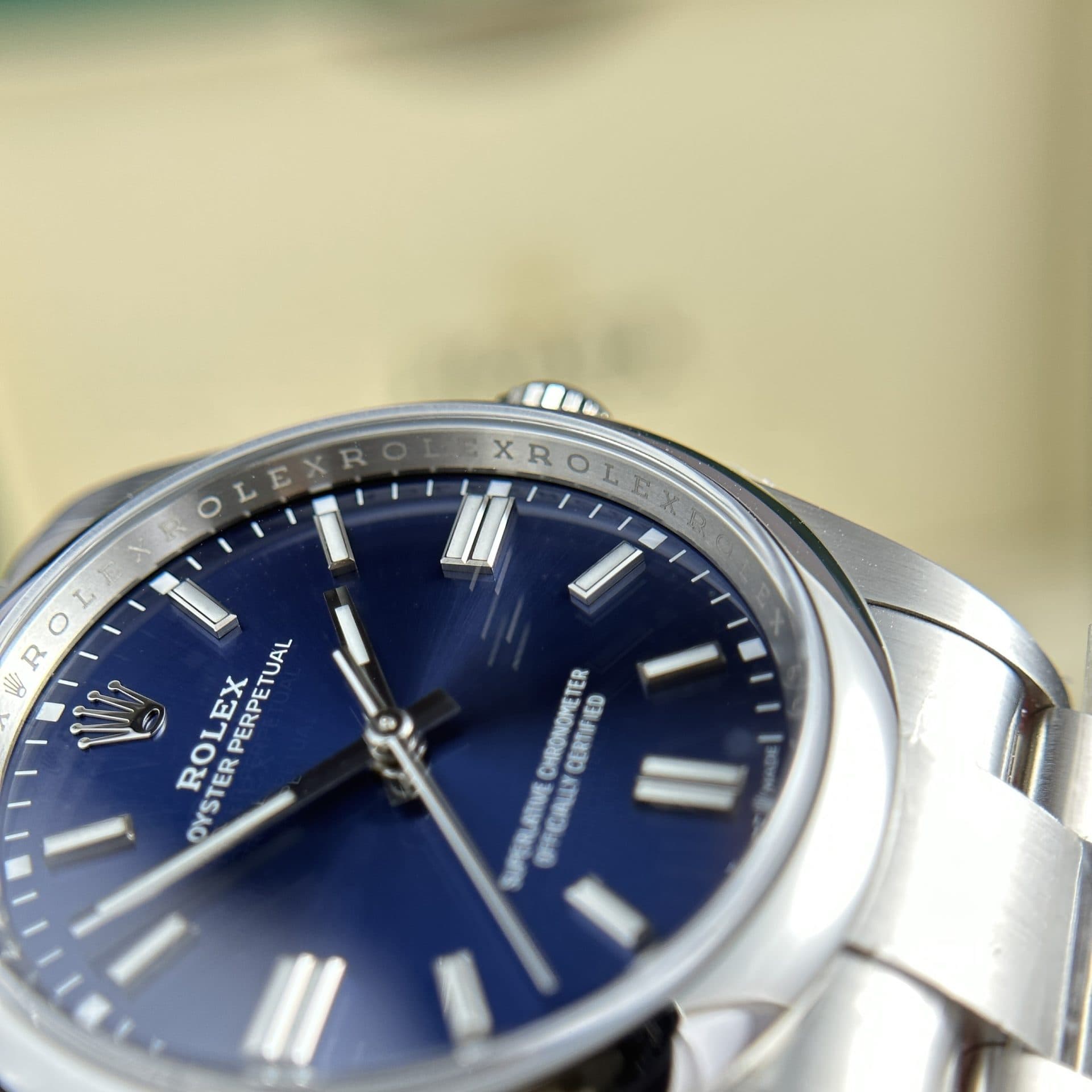 Dong-Ho-Rolex-Che-Tac-Oyster-Perpetual-126000-Mat-Xanh-Blue-Nha-May-Clean-36mm-2-1