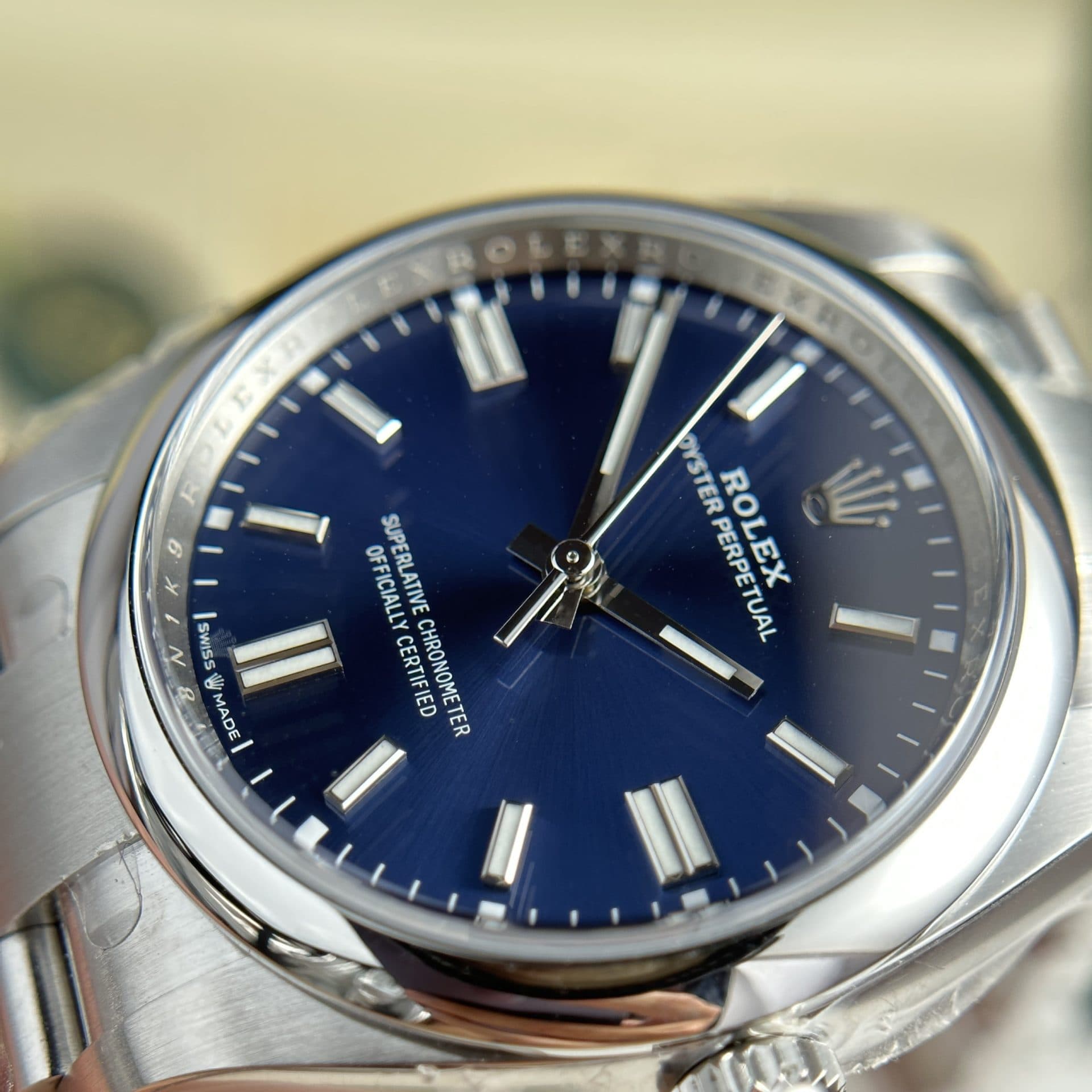 Dong-Ho-Rolex-Che-Tac-Oyster-Perpetual-126000-Mat-Xanh-Blue-Nha-May-Clean-36mm-4-1
