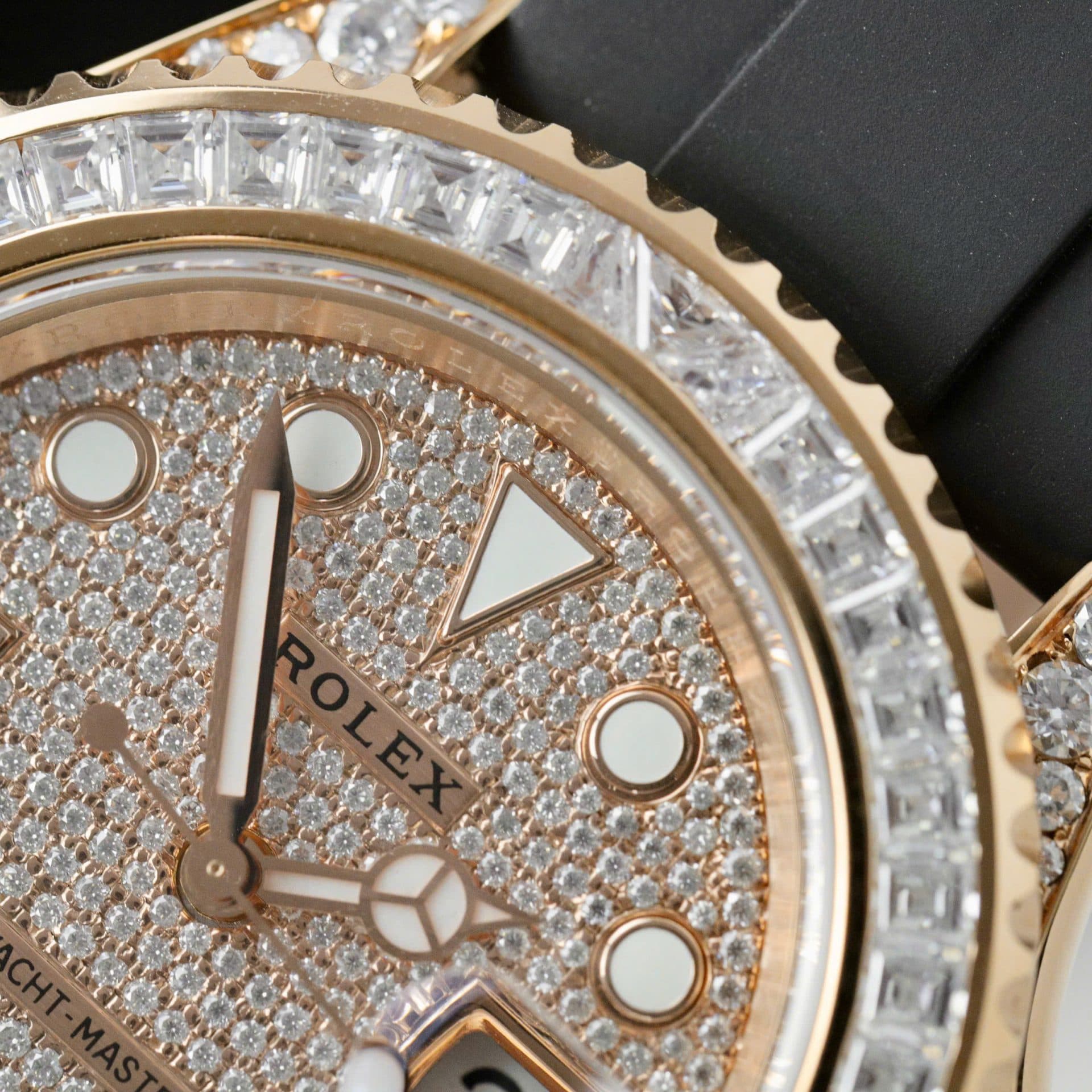 Dong-Ho-Rolex-Che-Tac-Yacht-Master-Boc-Vang-That-Dinh-Kim-Cuong-Moissanite-Hong-Kong-40mm-8-1
