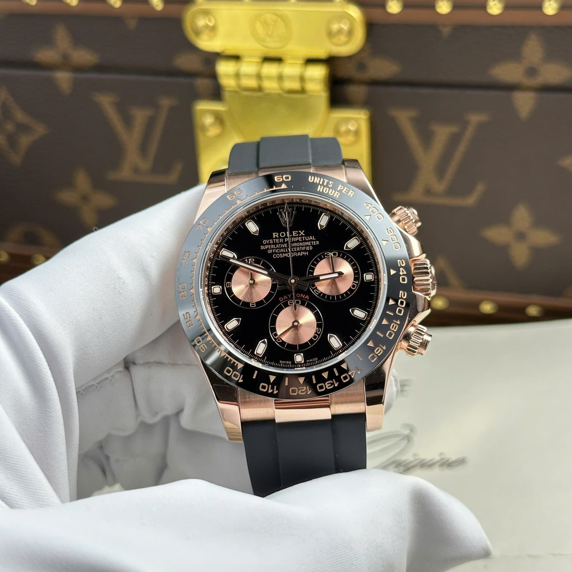 Dong-Ho-Rolex-Cosmograph-Daytona-116515LN-Replica-11-Boc-Vang-That-Mat-Den-40mm-8-1
