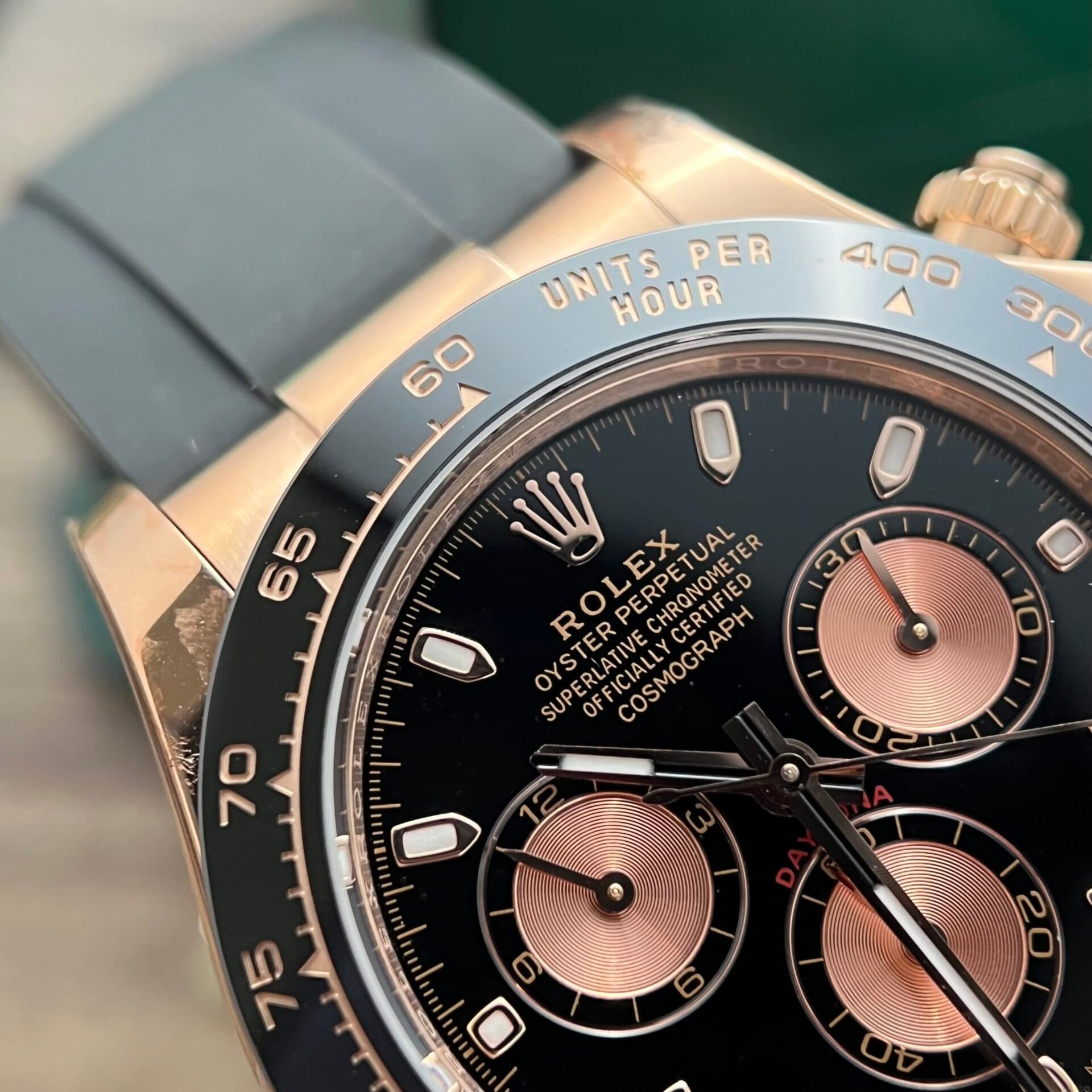 Dong-Ho-Rolex-Cosmograph-Daytona-116515LN-Replica-11-Vang-Hong-BTF-40mm-13-scaled-1