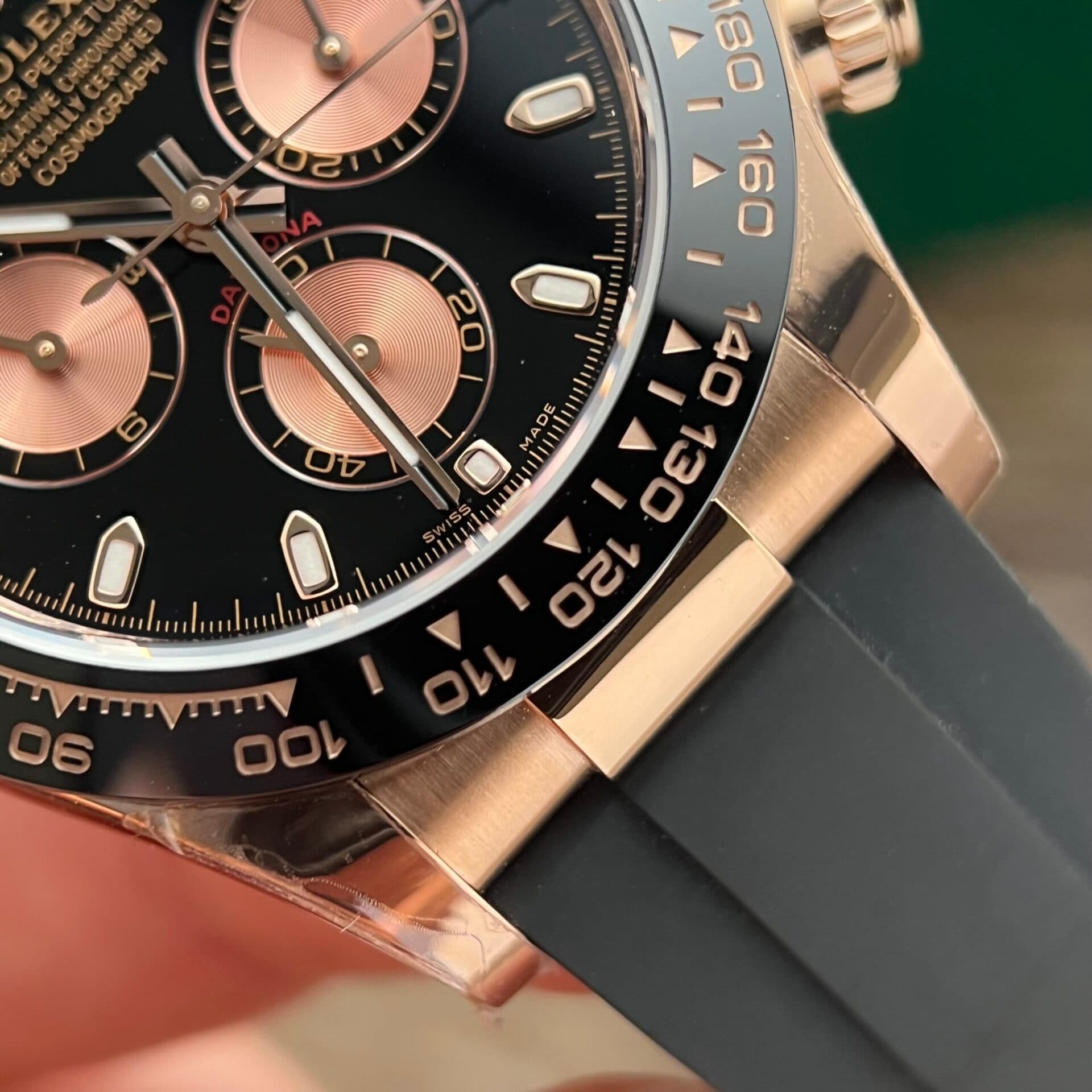 Dong-Ho-Rolex-Cosmograph-Daytona-116515LN-Replica-11-Vang-Hong-BTF-40mm-16-scaled-1