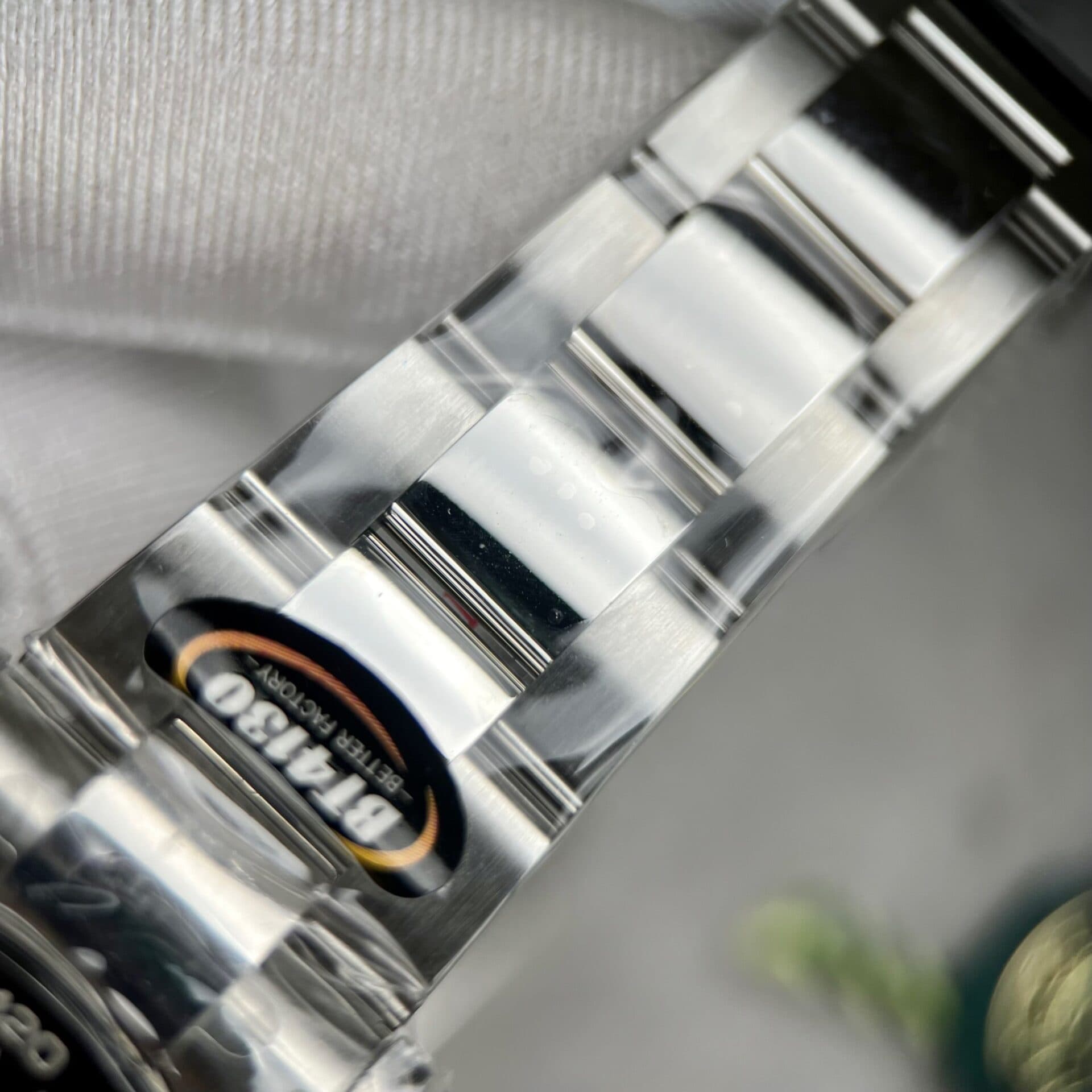 Dong-Ho-Rolex-Cosmograph-Daytona-126500LN-Replica-11-BT-Factory-40mm-1-1