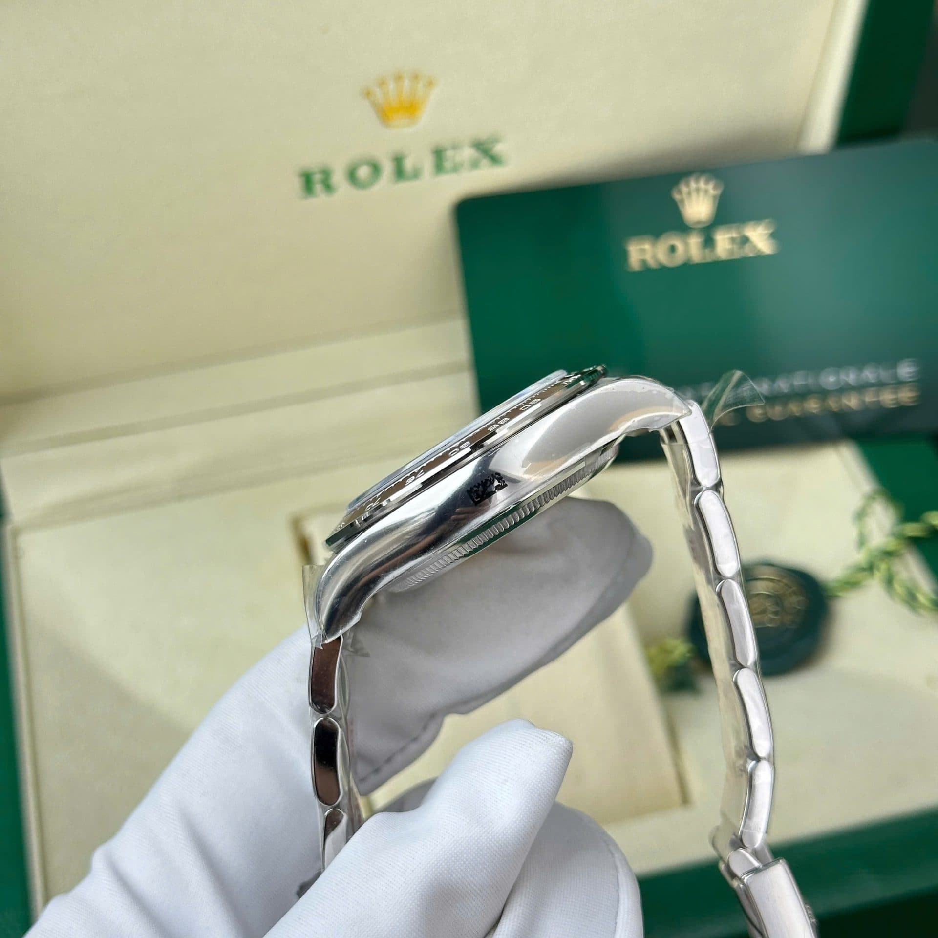 Dong-Ho-Rolex-Cosmograph-Daytona-126506-Mat-Xanh-Bang-Coc-So-Da-Quang-Nha-May-Clean-40mm-6-1