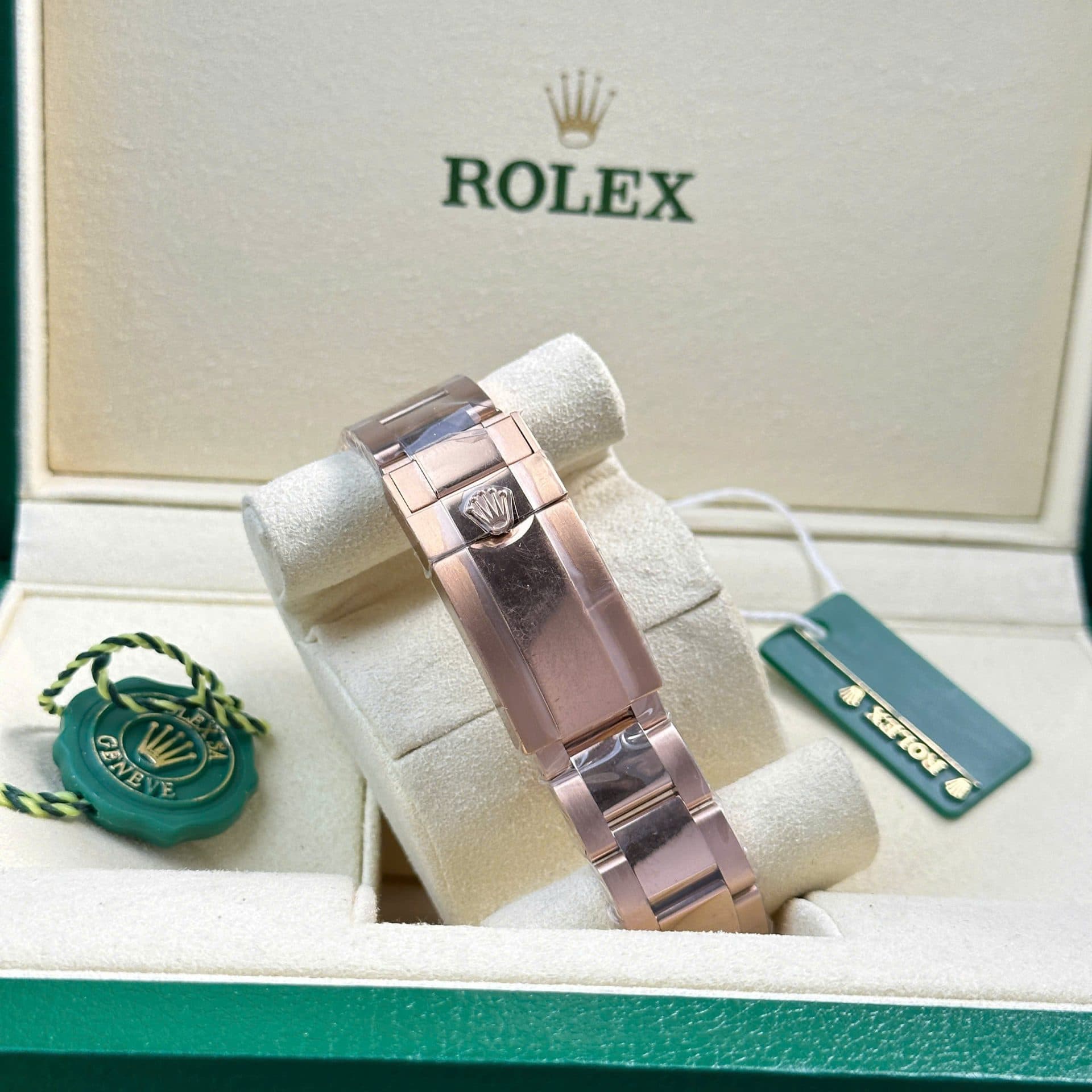 Dong-Ho-Rolex-Cosmograph-Daytona-Rainbow-116595-Che-Tac-Dinh-Da-BTF-40mm-1-1