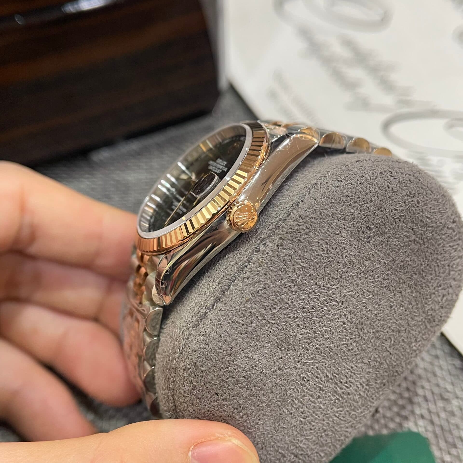 Dong-Ho-Rolex-DateJust-126231-Day-Demi-Mat-Wimbledon-VS-Factory-36mm-1-1