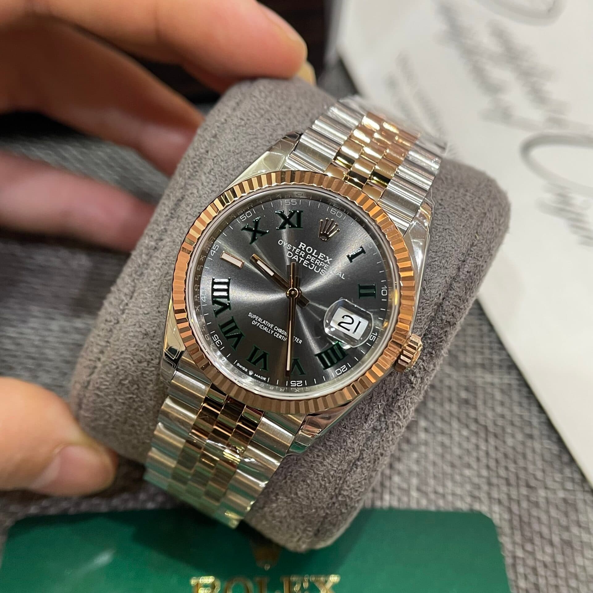 Dong-Ho-Rolex-DateJust-126231-Day-Demi-Mat-Wimbledon-VS-Factory-36mm-3-1
