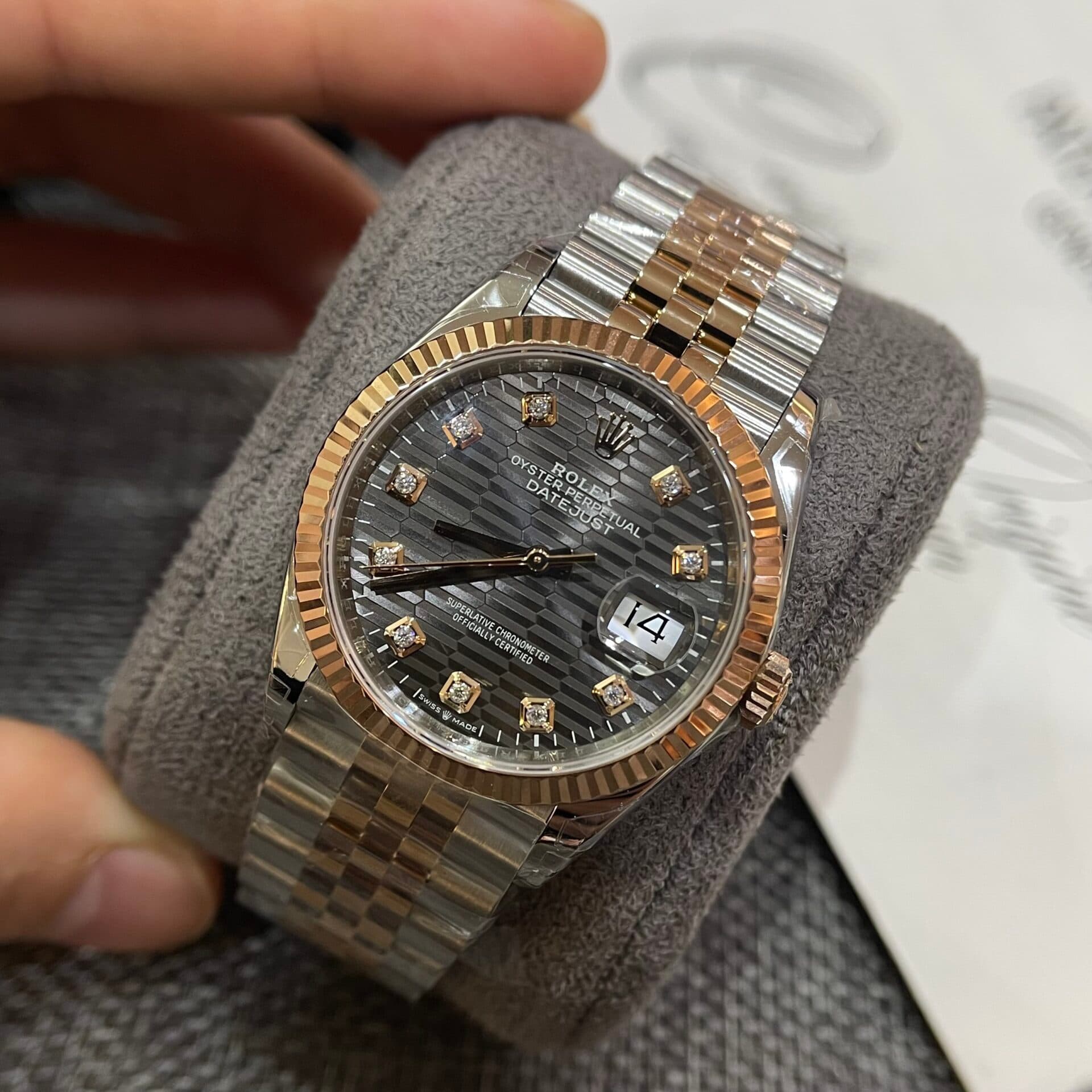 Dong-Ho-Rolex-DateJust-126231-Mau-Demi-Mat-Xep-Gach-Xam-Dam-VSF-36mm-1-1