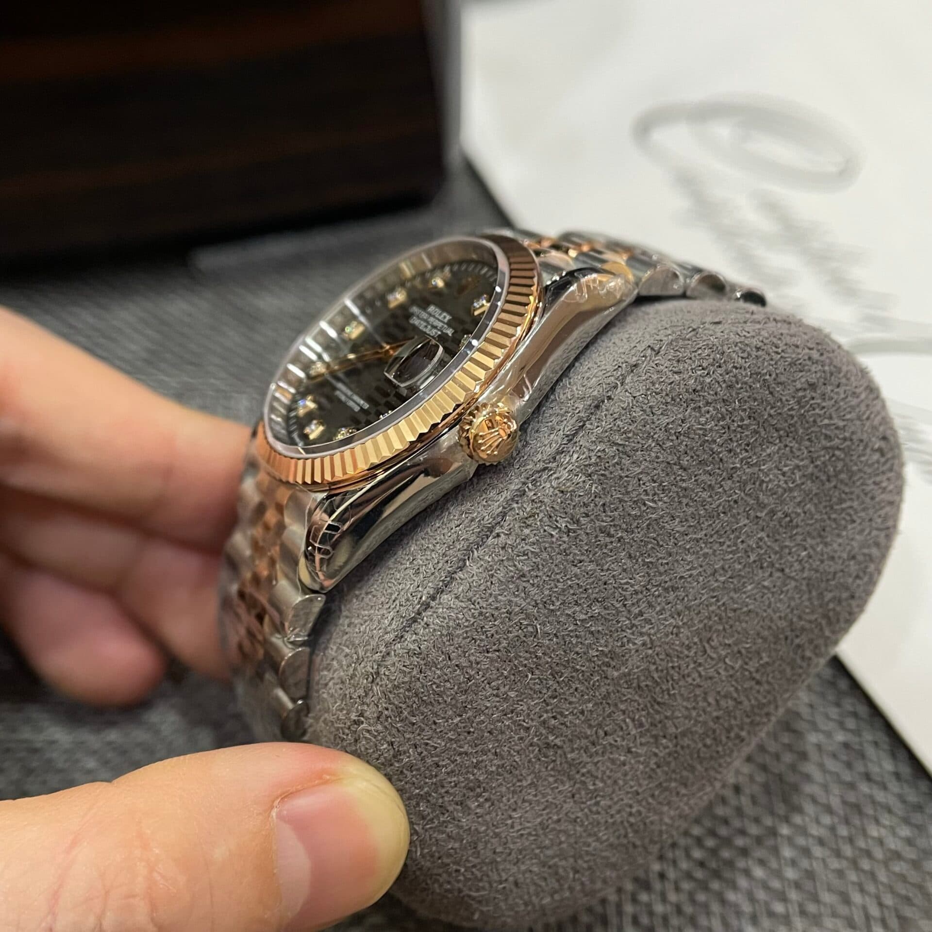 Dong-Ho-Rolex-DateJust-126231-Mau-Demi-Mat-Xep-Gach-Xam-Dam-VSF-36mm-2-1