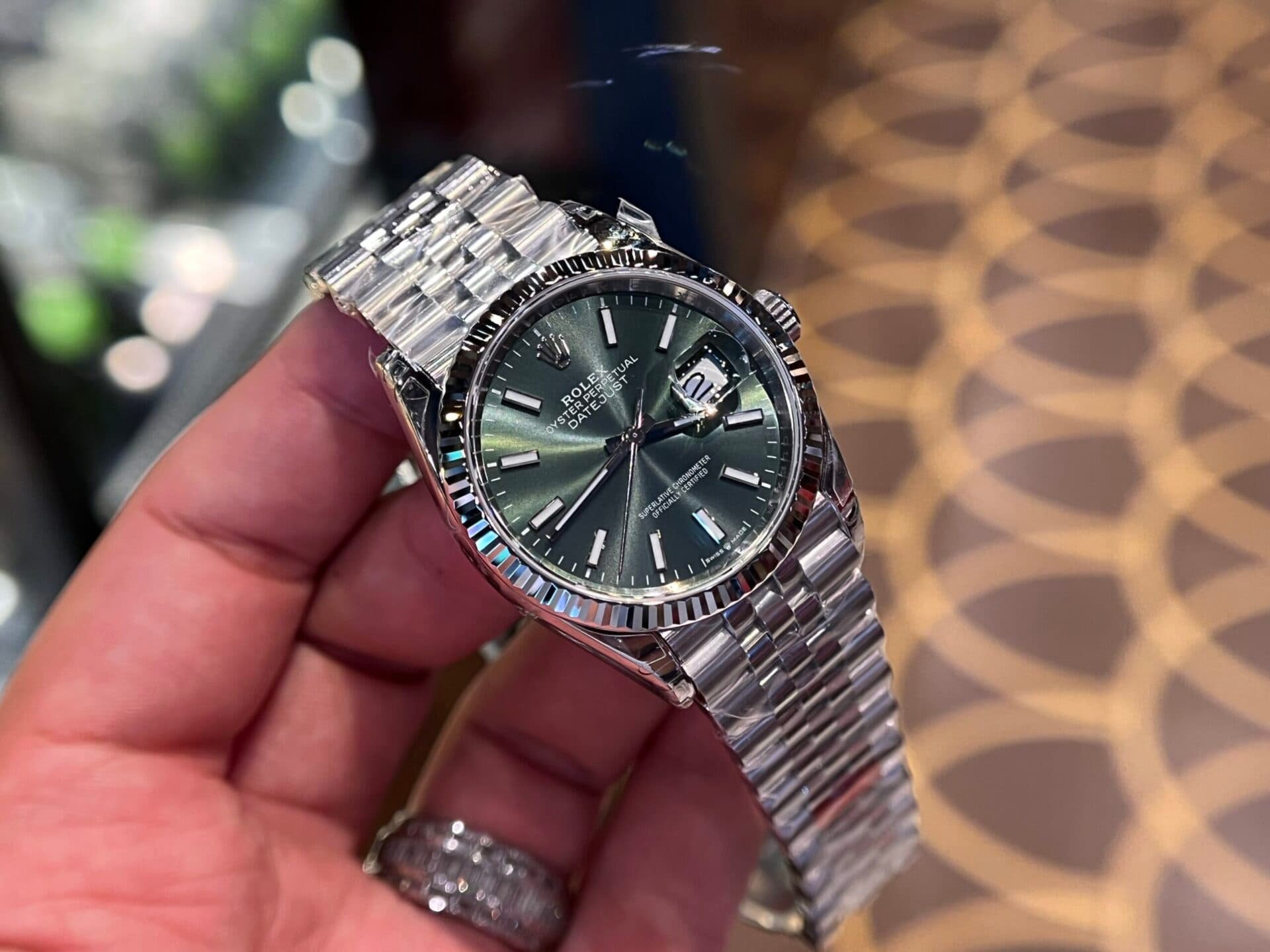 Dong-Ho-Rolex-DateJust-126234-Replica-11-Mau-Xanh-La-Cay-36mm-4-scaled-1