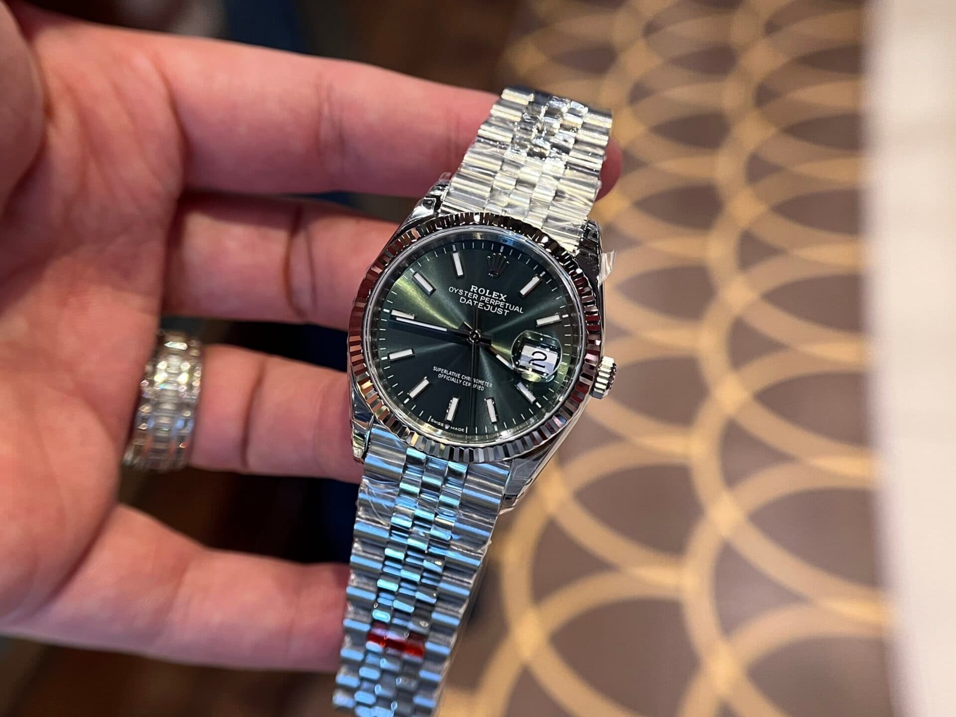 Dong-Ho-Rolex-DateJust-126234-Replica-11-Mau-Xanh-La-Cay-36mm-5-scaled-1