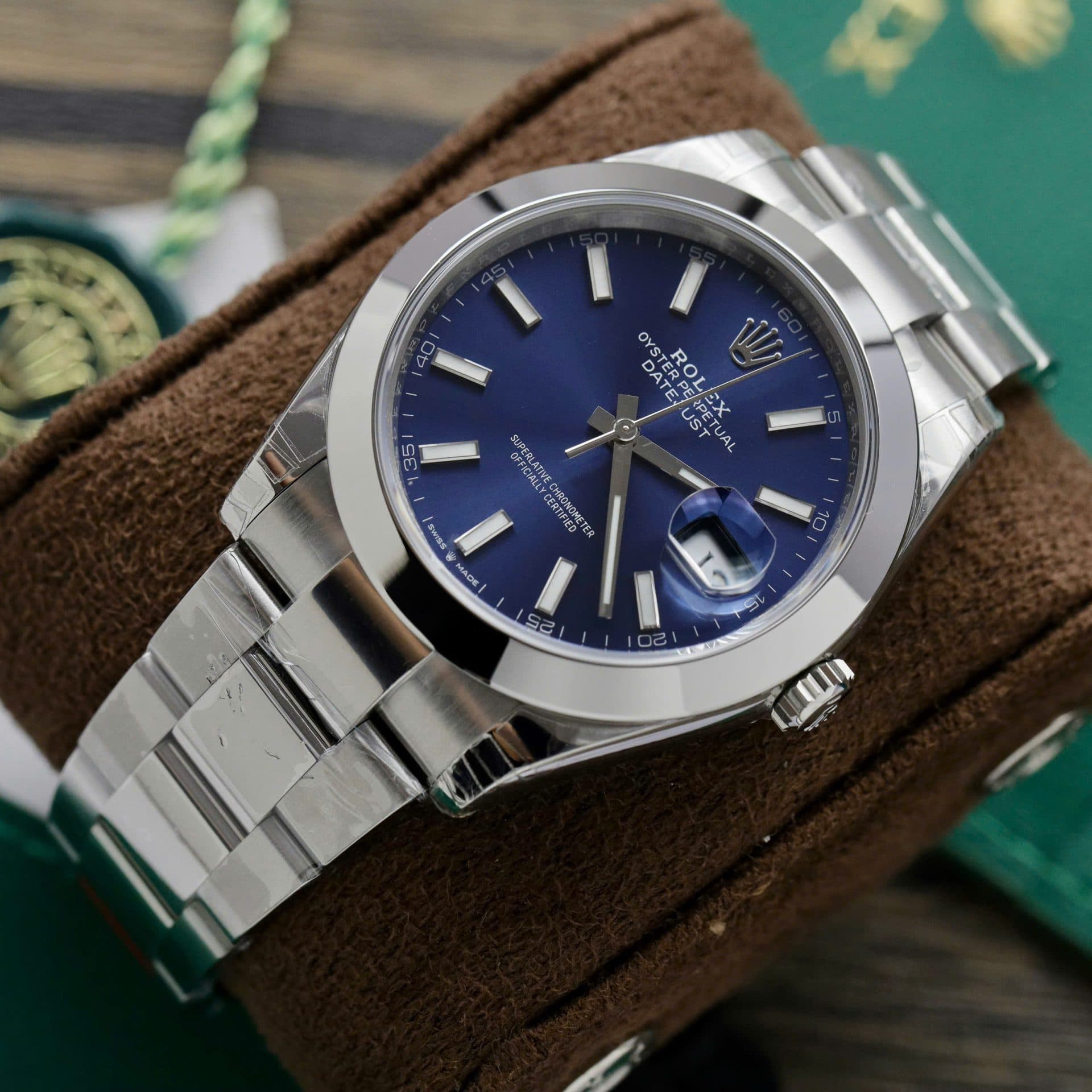 Dong-Ho-Rolex-DateJust-126300-Rep-11-Mat-So-Xanh-Duong-Nha-May-VS-41mm-2-1