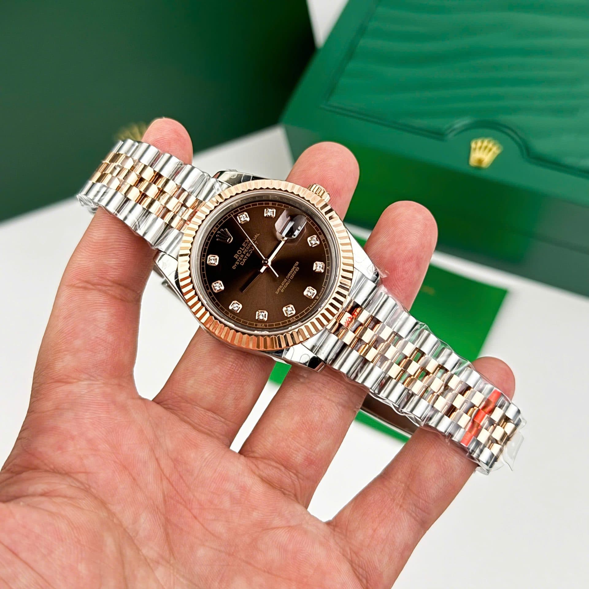 Dong-Ho-Rolex-DateJust-126331-Replica-11-Mat-Chocolate-Coc-So-Dinh-Da-41mm-11-1