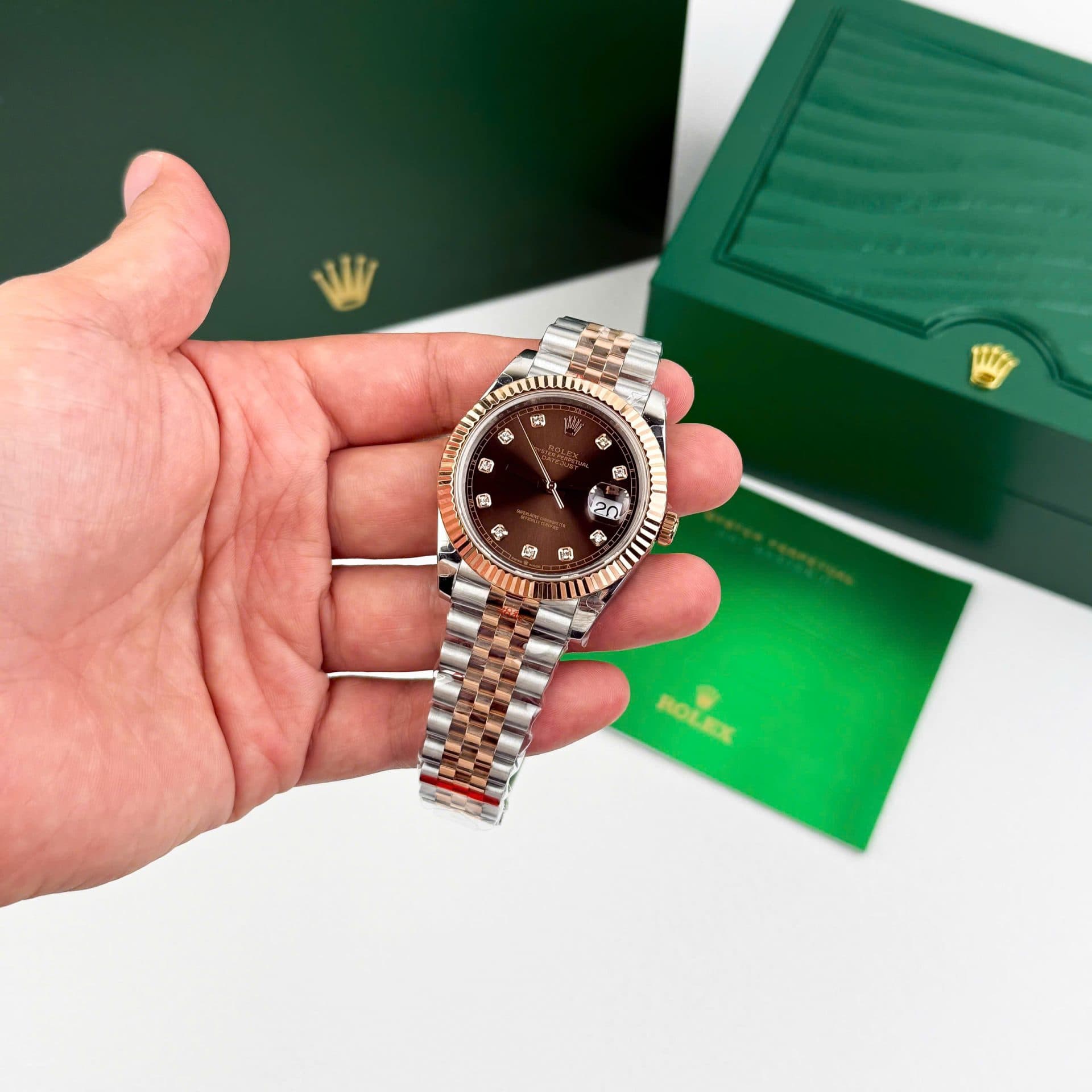 Dong-Ho-Rolex-DateJust-126331-Replica-11-Mat-Chocolate-Coc-So-Dinh-Da-41mm-2-1