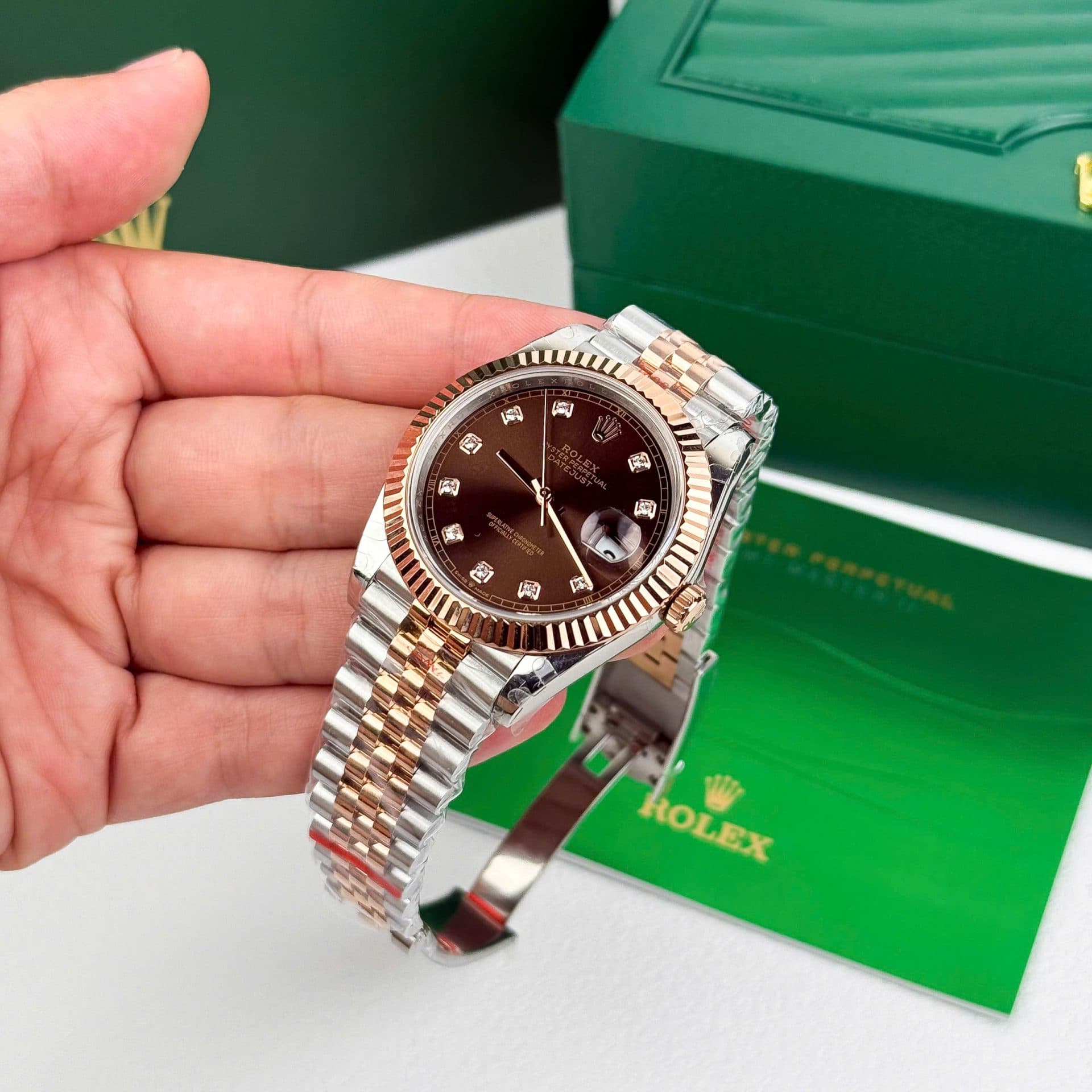 Dong-Ho-Rolex-DateJust-126331-Replica-11-Mat-Chocolate-Coc-So-Dinh-Da-41mm-3-1