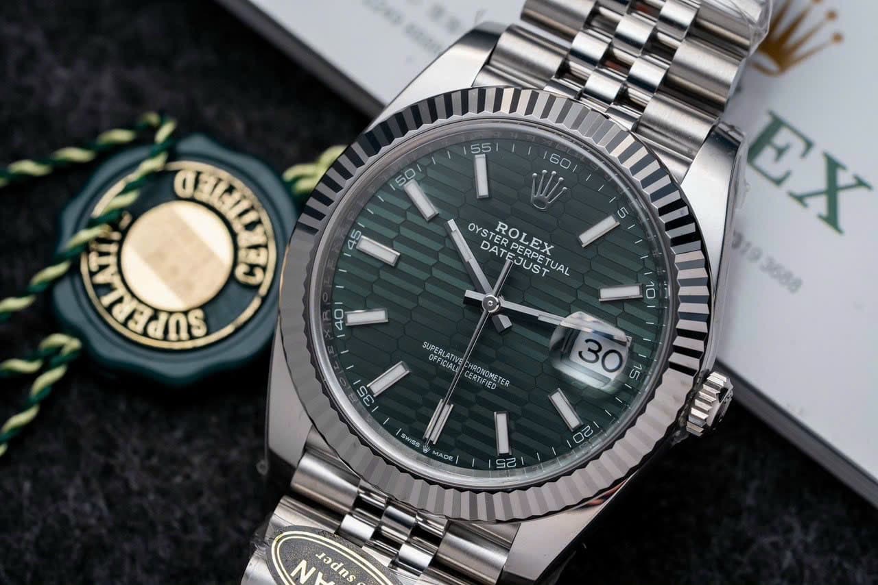 Dong-Ho-Rolex-DateJust-126334-Mat-Nep-Gap-Xanh-La-Clean-41mm-4-1