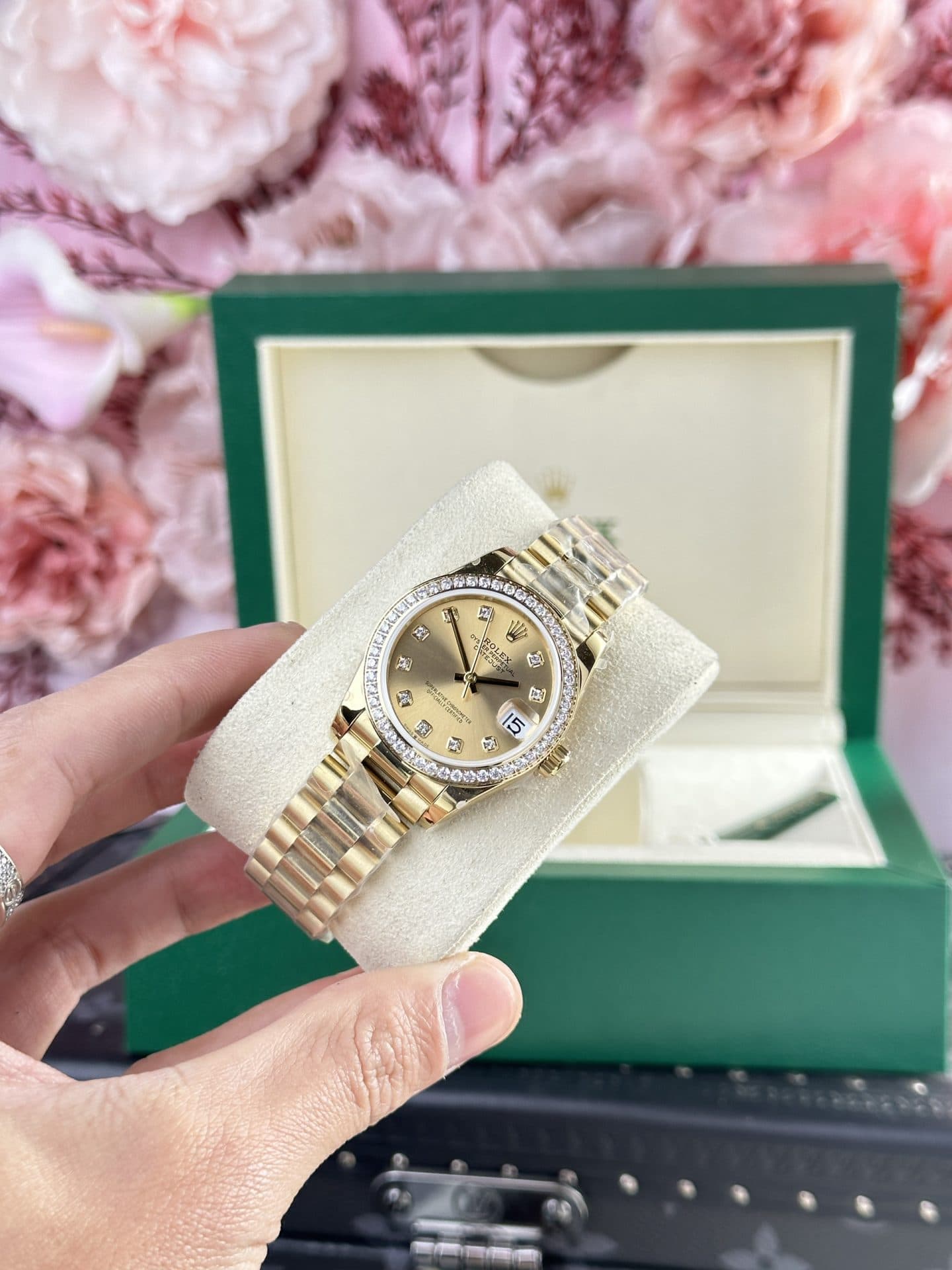 Dong-Ho-Rolex-DateJust-278288-Replica-11-Nu-Mat-So-Champagne-31mm-2-1