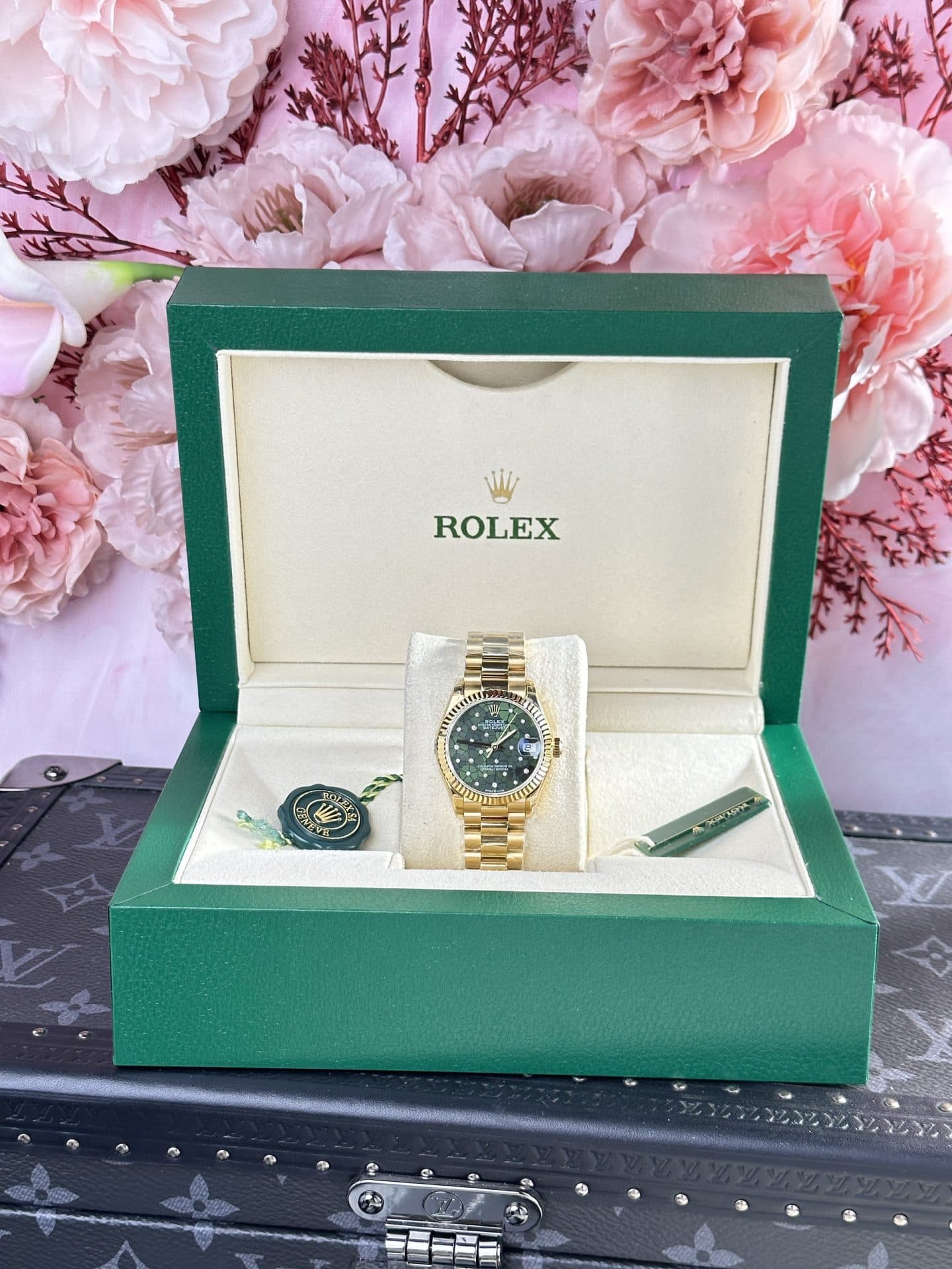 Dong-Ho-Rolex-DateJust-278288-Replica-11-Nu-Mat-So-Hoa-Tiet-Hoa-Xanh-Oliu-31mm-1-1