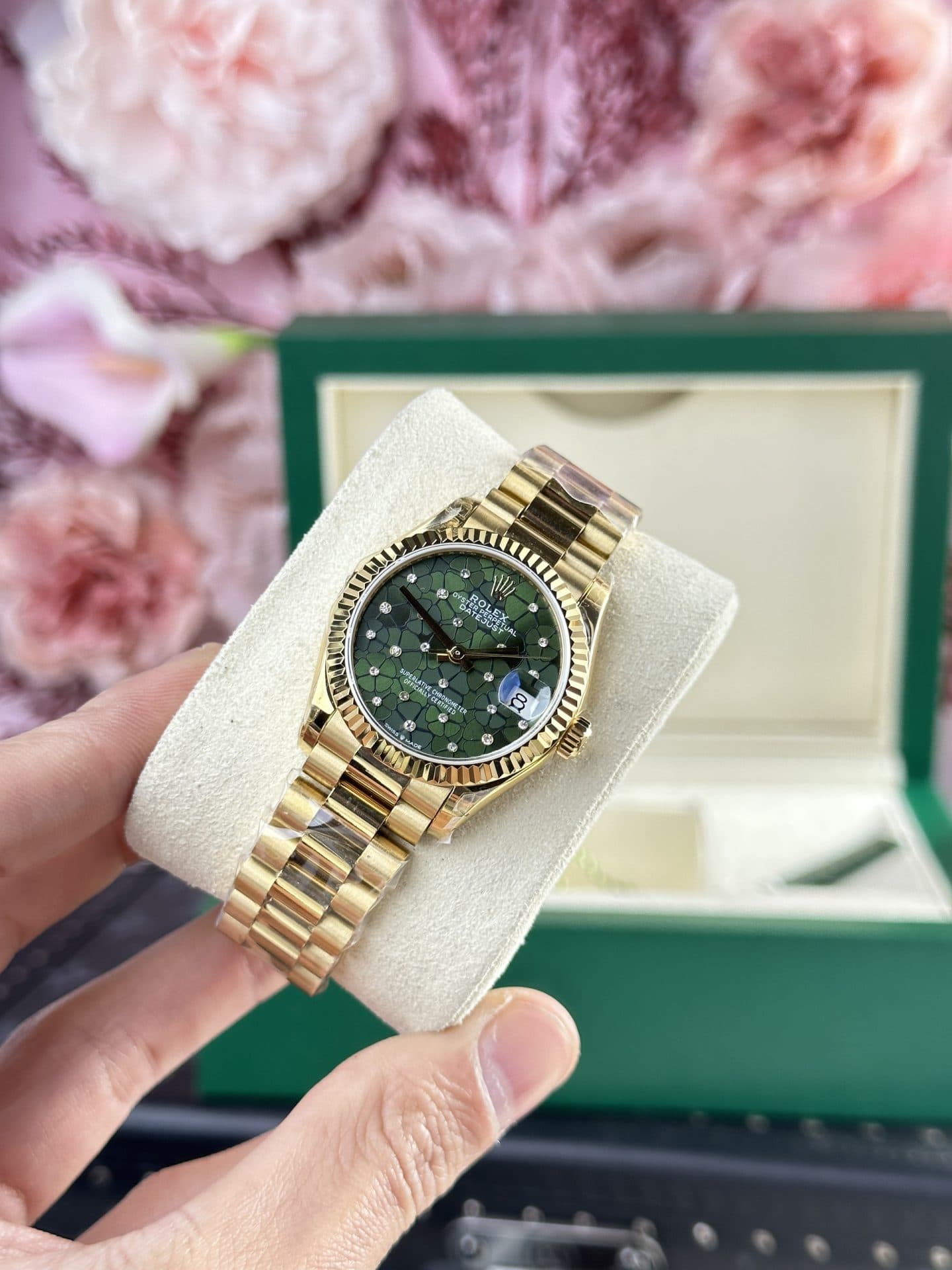Dong-Ho-Rolex-DateJust-278288-Replica-11-Nu-Mat-So-Hoa-Tiet-Hoa-Xanh-Oliu-31mm-2-1