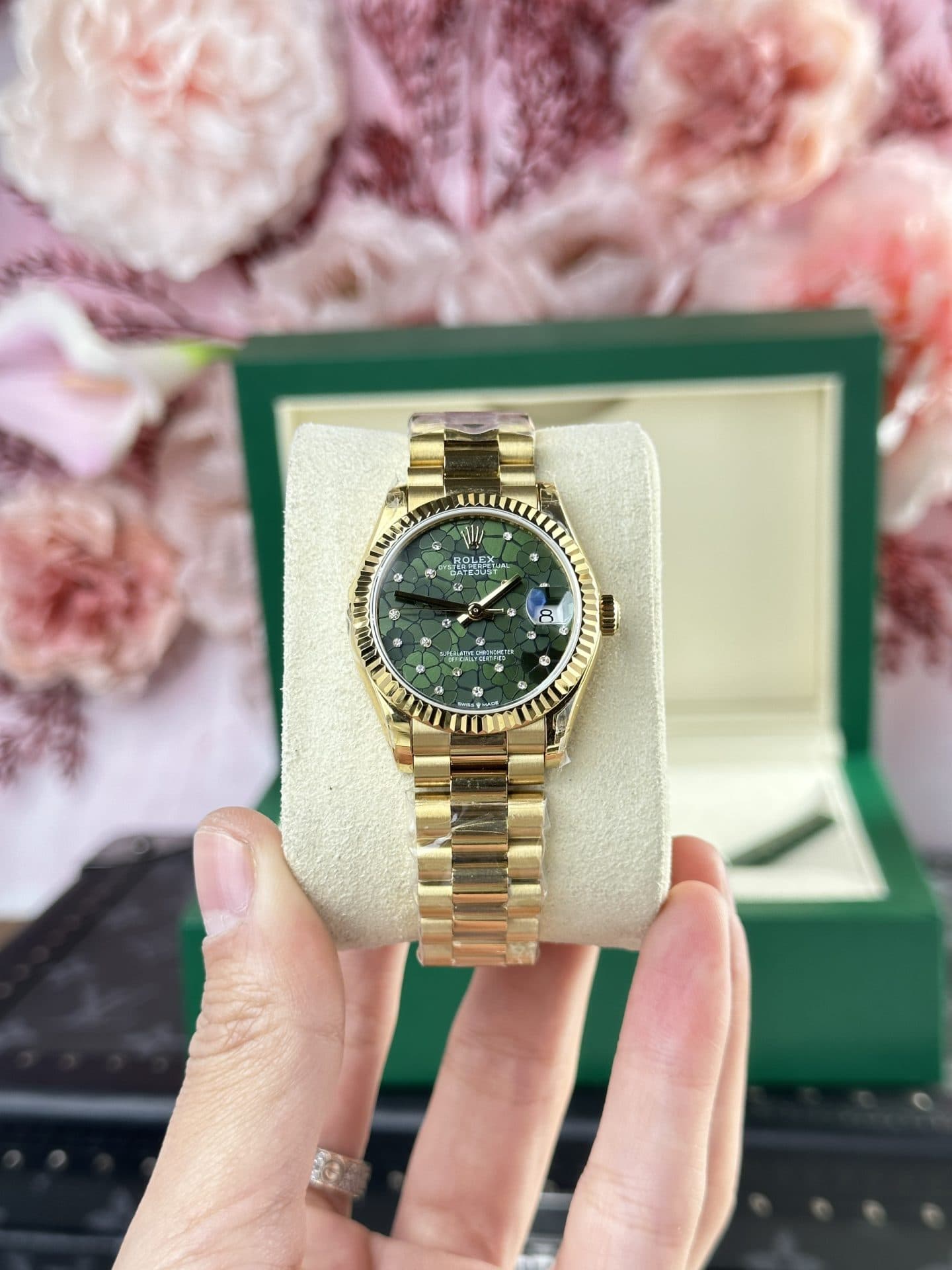 Dong-Ho-Rolex-DateJust-278288-Replica-11-Nu-Mat-So-Hoa-Tiet-Hoa-Xanh-Oliu-31mm-8-1