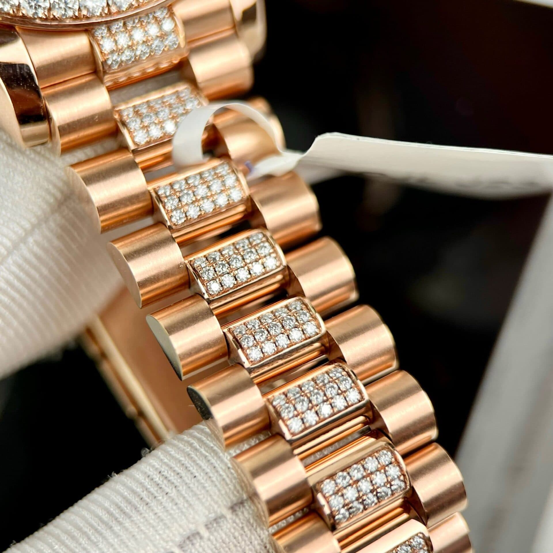 Dong-Ho-Rolex-DateJust-Boc-Vang-Dinh-Moissanite-Mat-Chocolate-31mm-8-1