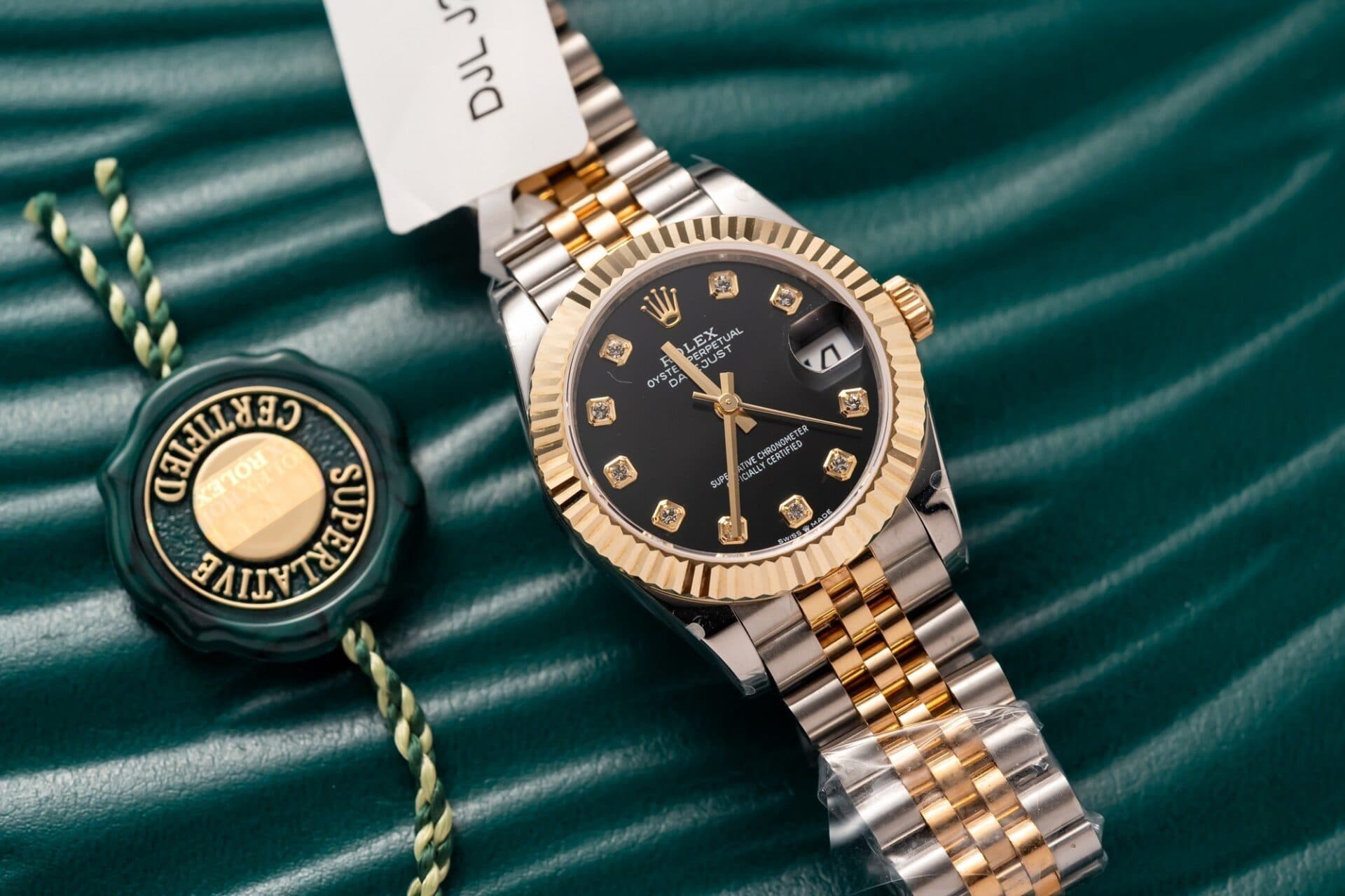 Dong-Ho-Rolex-DateJust-Boc-Vang-Mat-So-Den-Coc-Dinh-Da-31mm-3-1