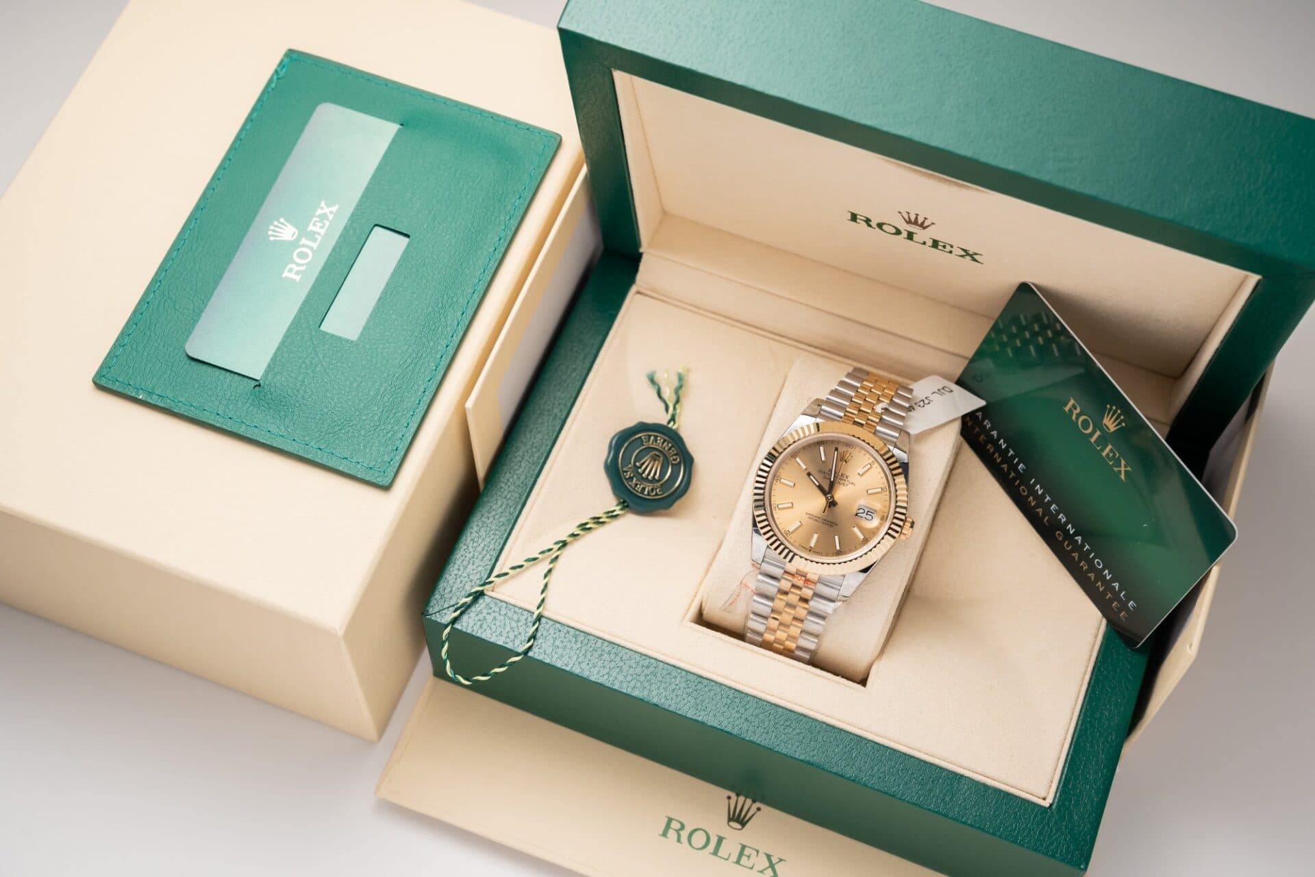 Dong-Ho-Rolex-DateJust-Boc-Vang-Mat-Vang-Champagne-GM-Factory-41mm-2-2