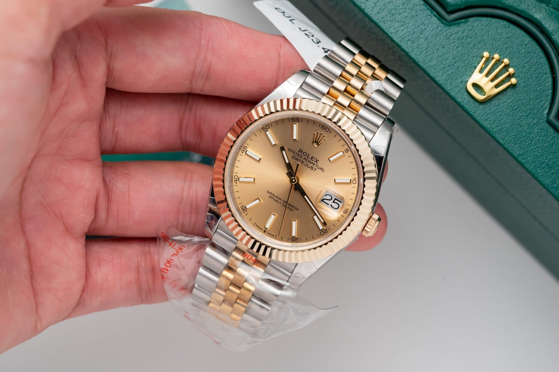 Dong-Ho-Rolex-DateJust-Boc-Vang-Mat-Vang-Champagne-GM-Factory-41mm-4-1