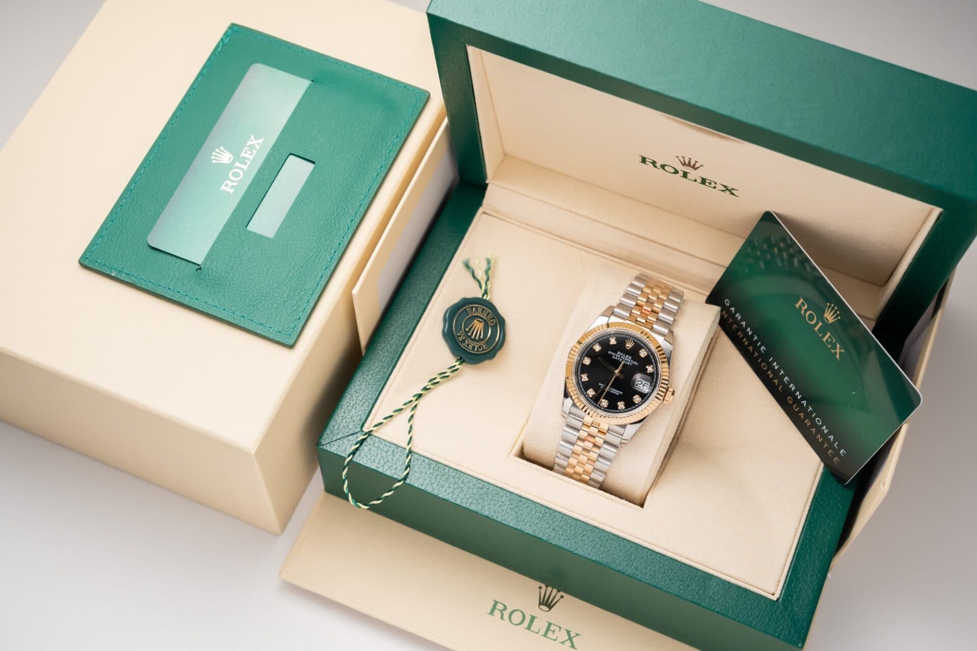 Dong-Ho-Rolex-DateJust-Boc-Vang-That-Mat-Den-Nam-Nha-May-GM-36mm-1-1