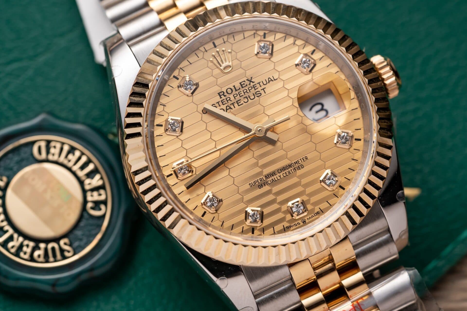 Dong-Ho-Rolex-DateJust-Boc-Vang-That-Mat-Nep-Gap-GMF-36mm-1