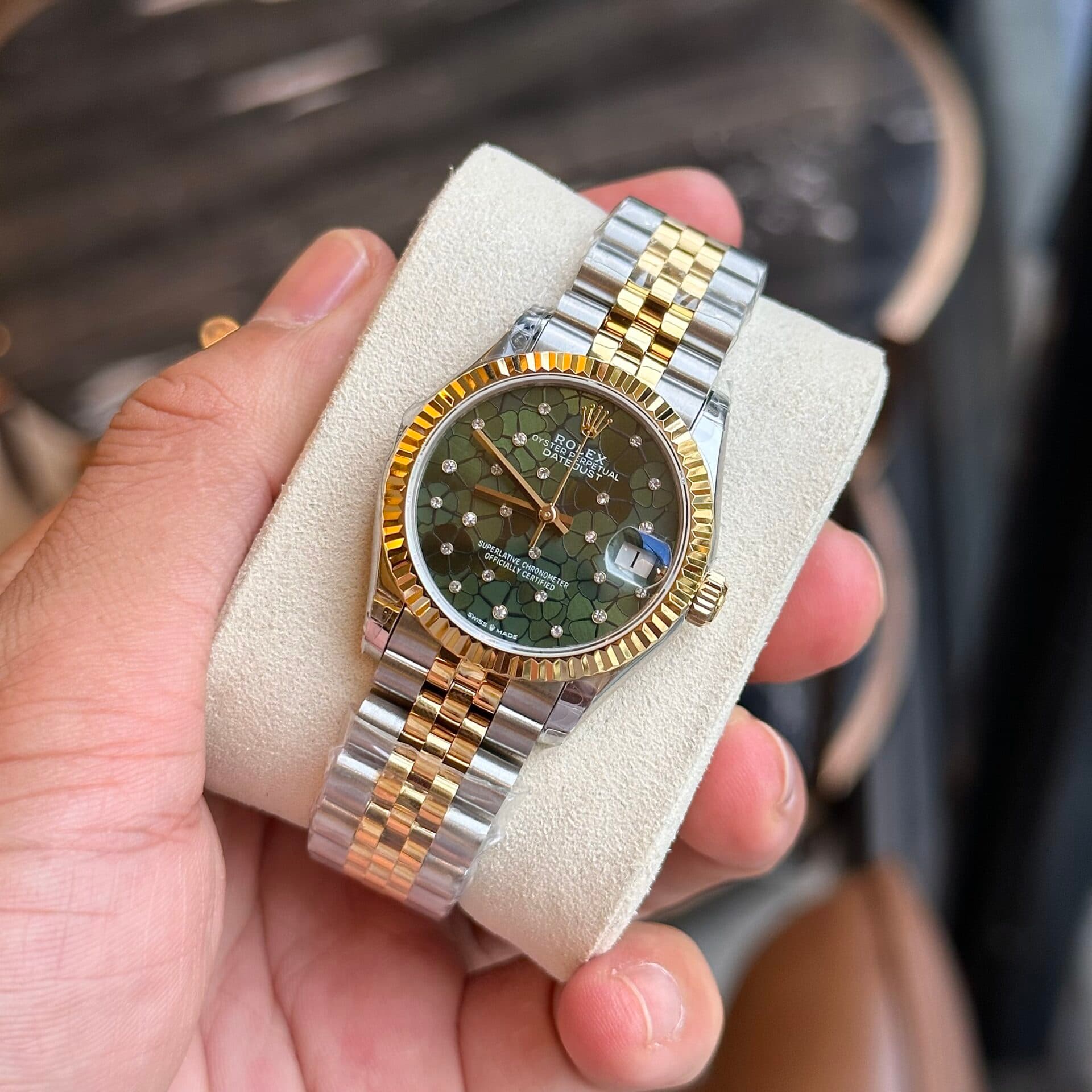 Dong-Ho-Rolex-DateJust-Demi-Gold-Mat-So-Cay-La-Xanh-31mm-1-1
