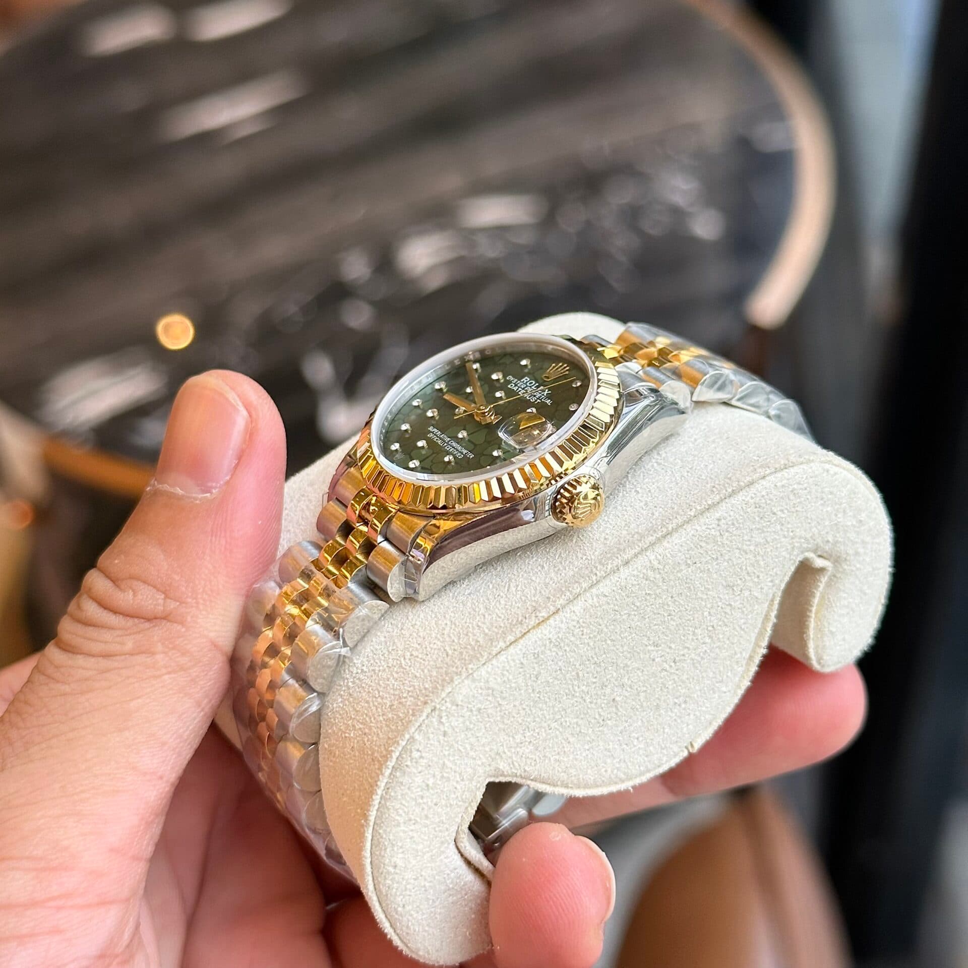 Dong-Ho-Rolex-DateJust-Demi-Gold-Mat-So-Cay-La-Xanh-31mm-2-1