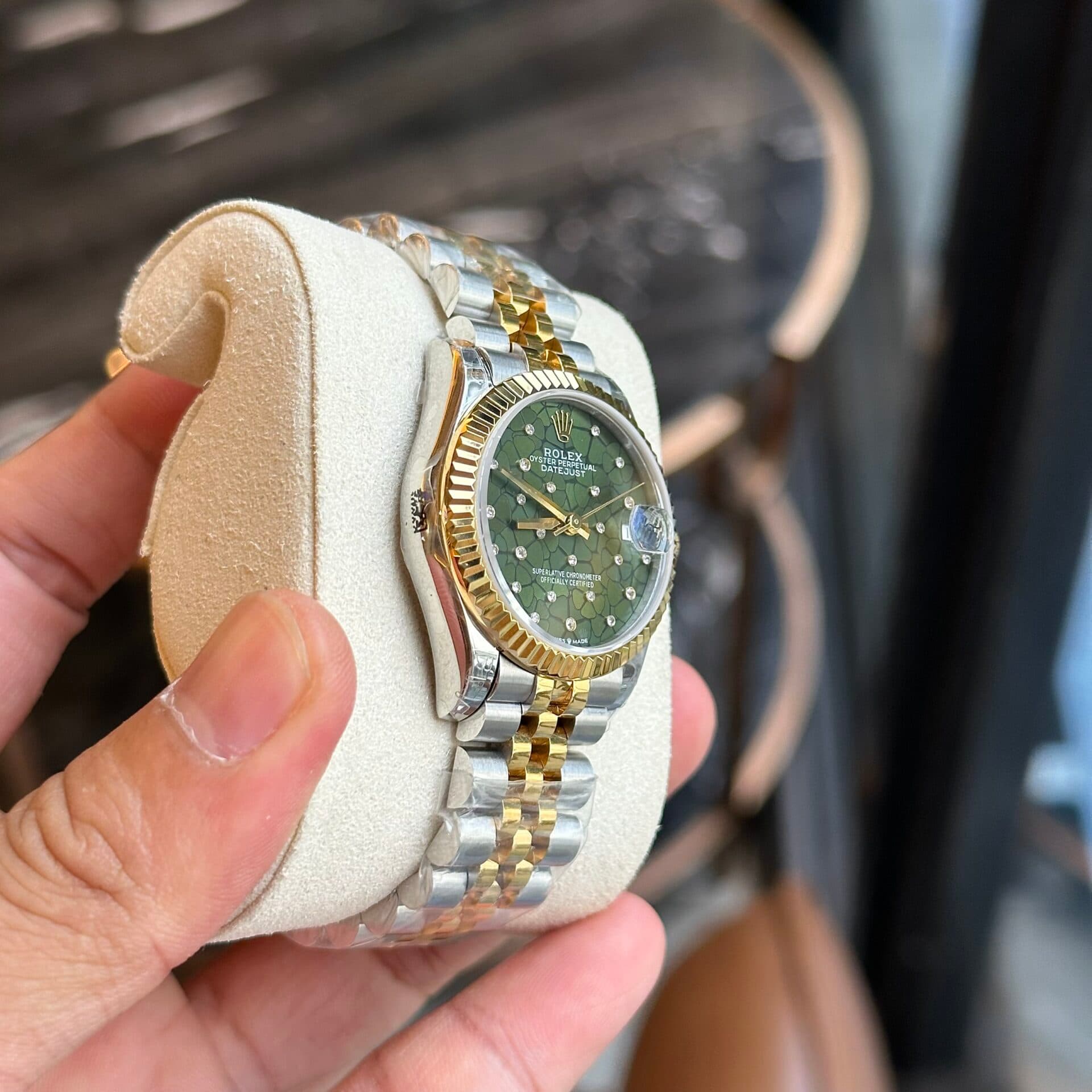 Dong-Ho-Rolex-DateJust-Demi-Gold-Mat-So-Cay-La-Xanh-31mm-5-1