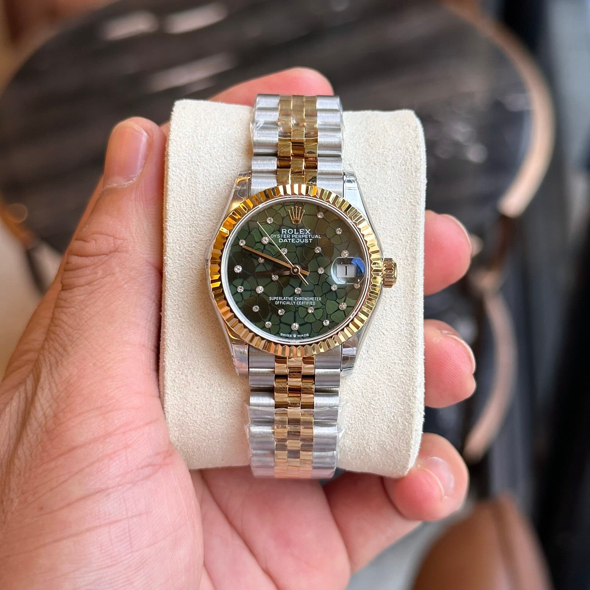 Dong-Ho-Rolex-DateJust-Demi-Gold-Mat-So-Cay-La-Xanh-31mm-7-1