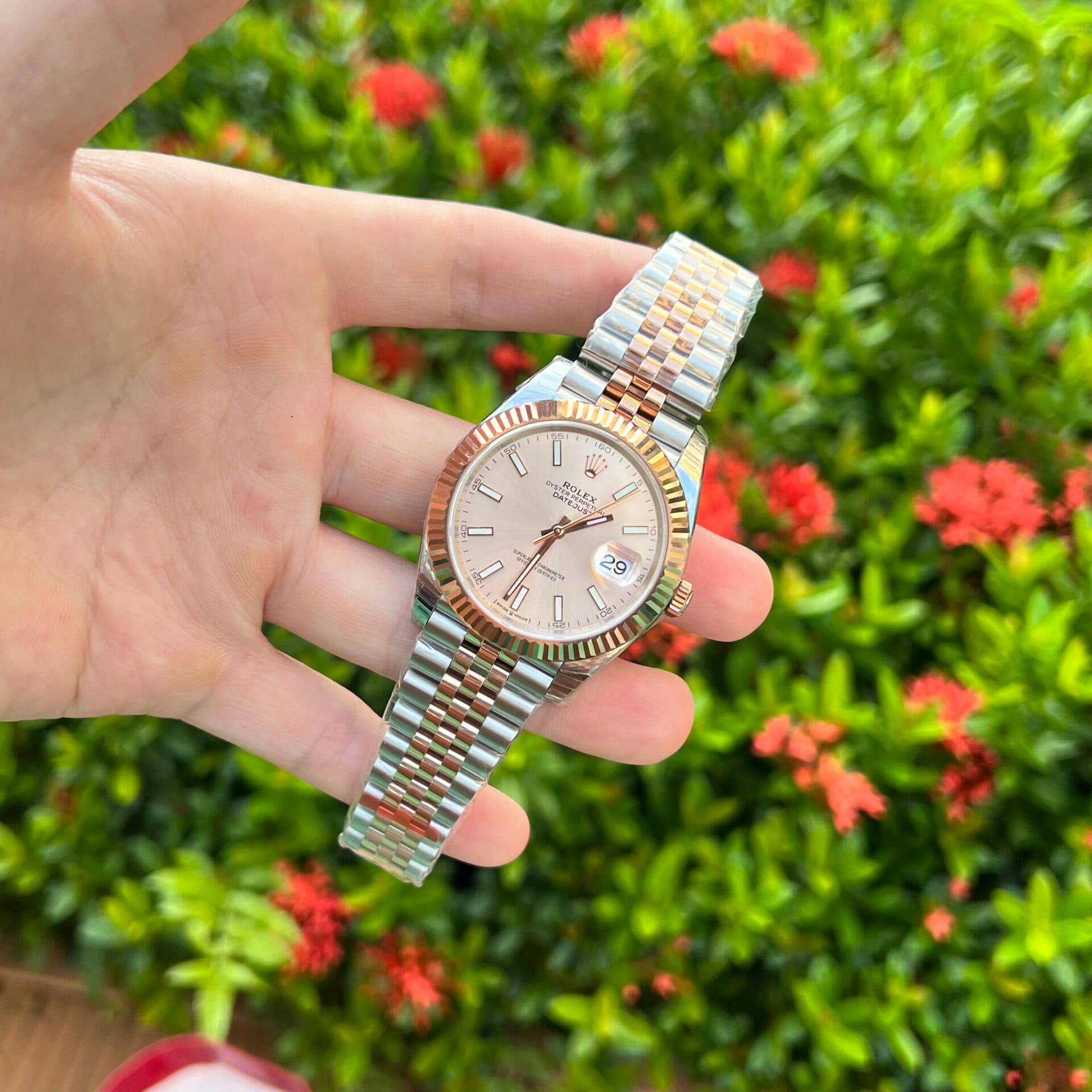Dong-Ho-Rolex-DateJust-Demi-Mat-So-Hong-Fake-11-EW-Factory-41mm-2-1